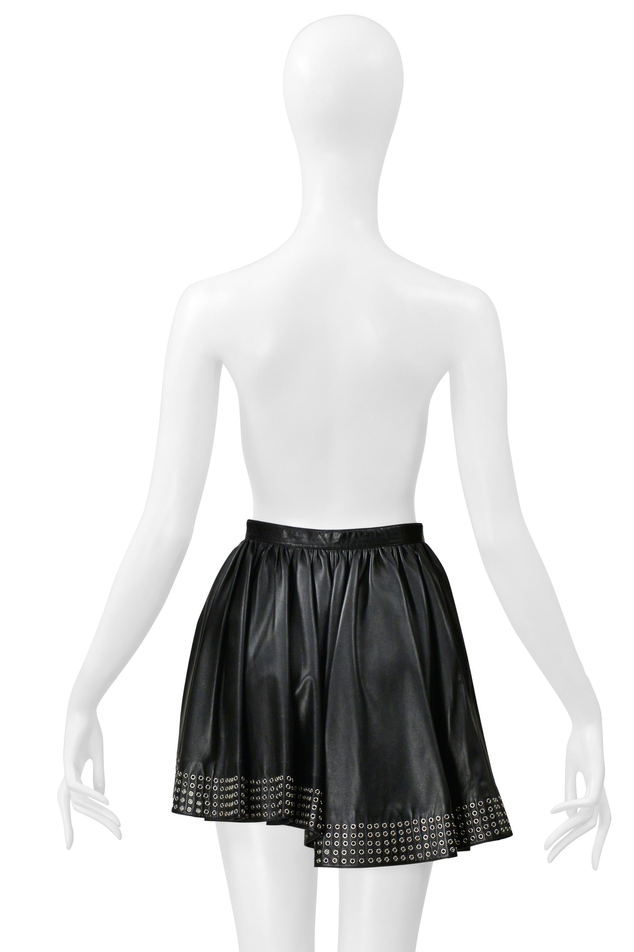 Alaia Schwarzer Leder Minirock mit Ösen 2014 im Angebot 3