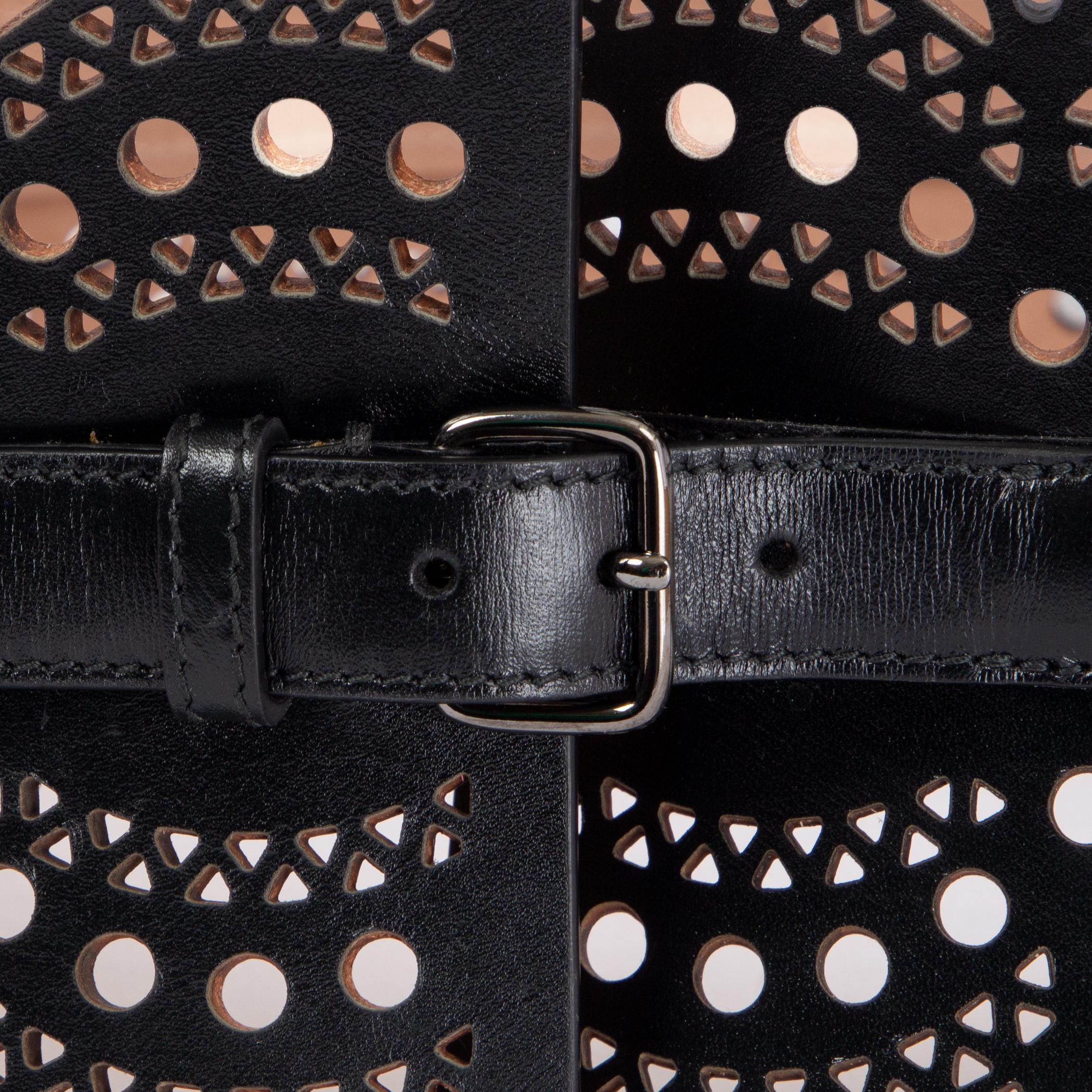 ALAIA black leather PERFORATED WIDE WAIST CORSET Belt 85 In Excellent Condition In Zürich, CH