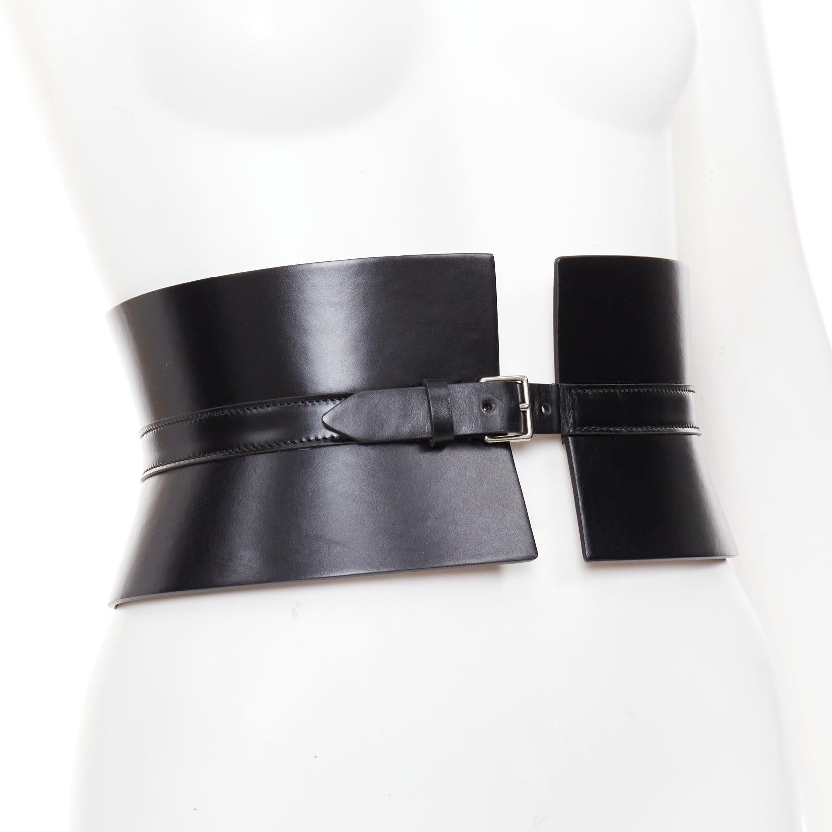 ALAIA cintura in pelle nera con chiusura sottile, ampia e dichiarata, 65cm
Riferimento: SNKO/A00626
Marchio: Alaia
Materiale: Pelle
Colore: nero
Modello: Tinta unita
Chiusura: Cintura
Fodera: Pelle nuda
Prodotto in: Italia

CONDIZIONE:
Condizioni:
