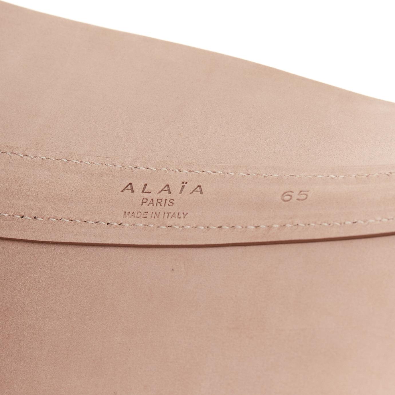 ALAIA cintura in pelle nera con chiusura sottile, ampia e dichiarata, 65cm in vendita 3