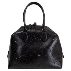 ALAIA TRAPEZ MEDIUM ARABESQUE LASER-CUT Tragetasche aus schwarzem Leder