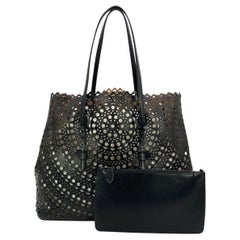 Alaia Schwarz Mina 32 Laser Cut Tragetasche