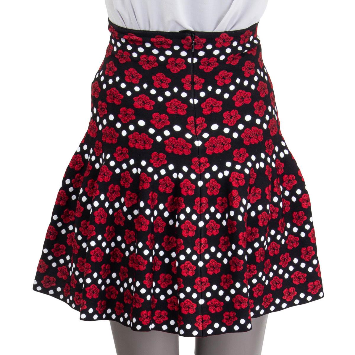 ALAIA black & red ROSE DOT JACQUARD KNIT MINI Skirt 36 XS In Excellent Condition In Zürich, CH