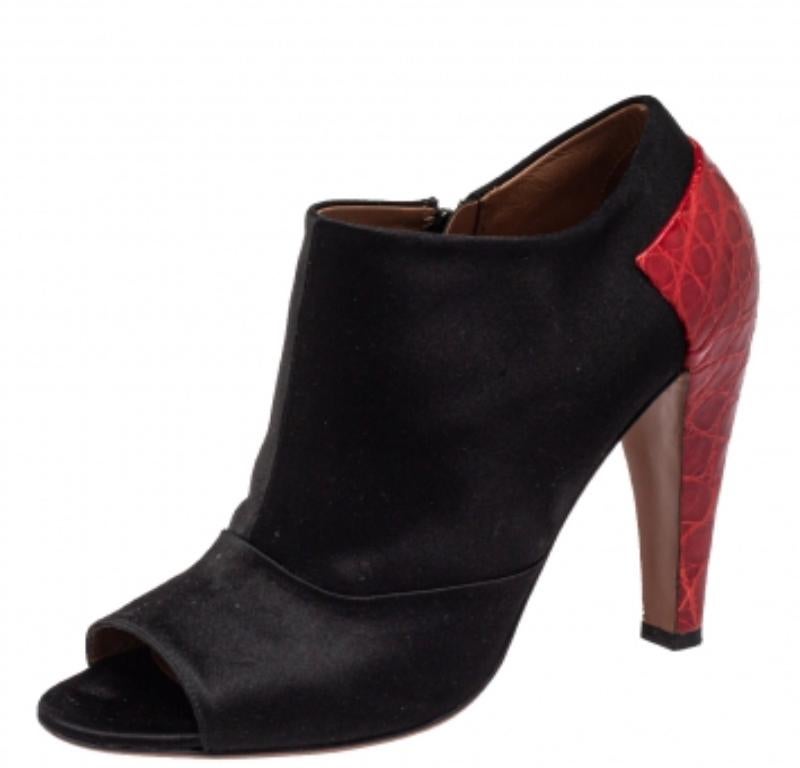 Women's Alaia Black/Red Satin And Croc Embossed Leather Ankle Boots Size 39 For Sale