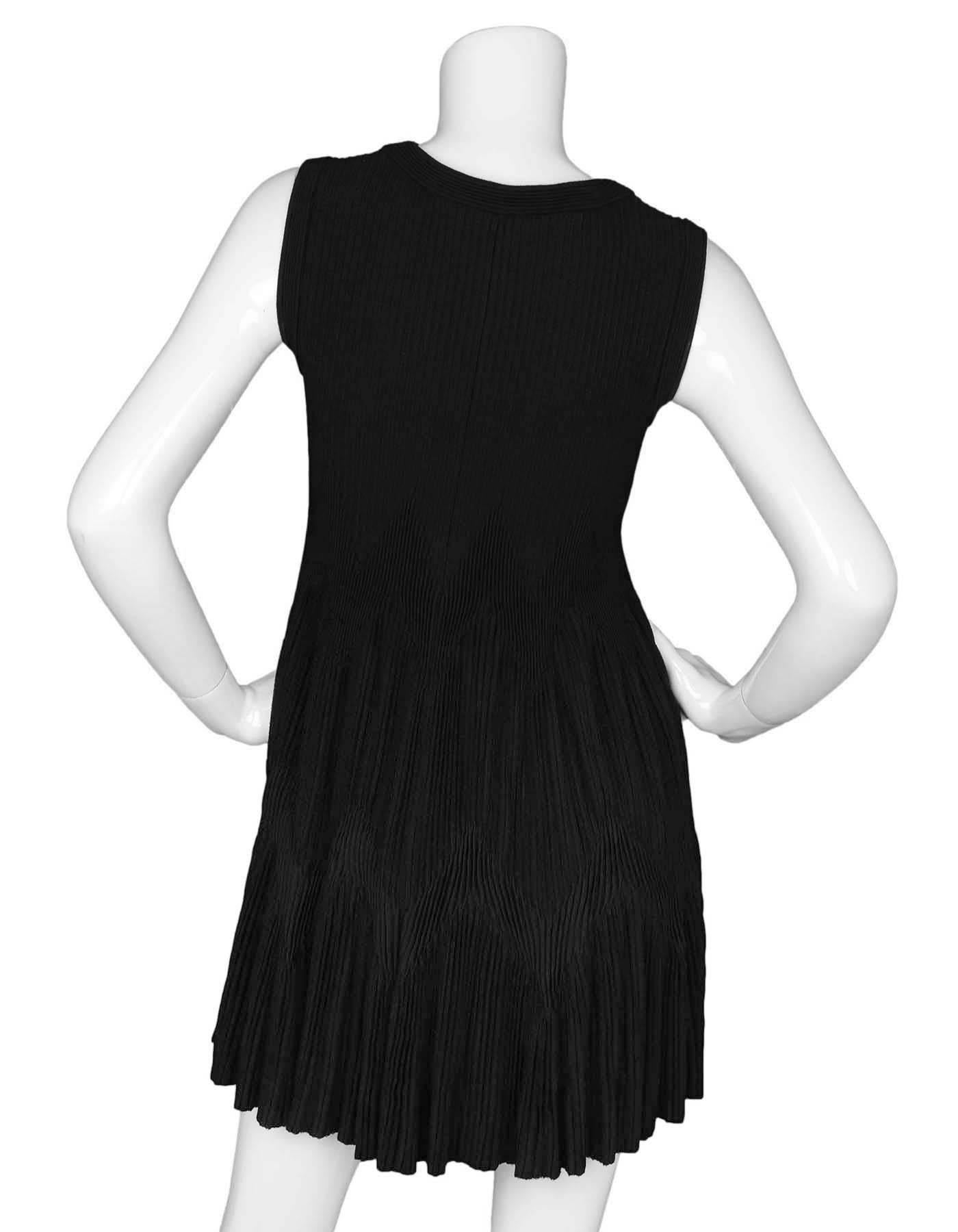 Alaïa - Robe trapèze noire sans manches à zigzags, taille 42 Excellent état - En vente à New York, NY