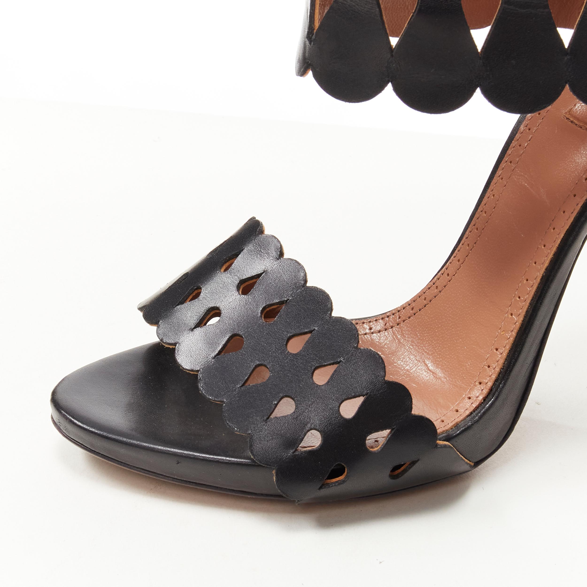 ALAIA black squiggle cut out raffia fringe platform high heel sandals EU38 In Excellent Condition In Hong Kong, NT