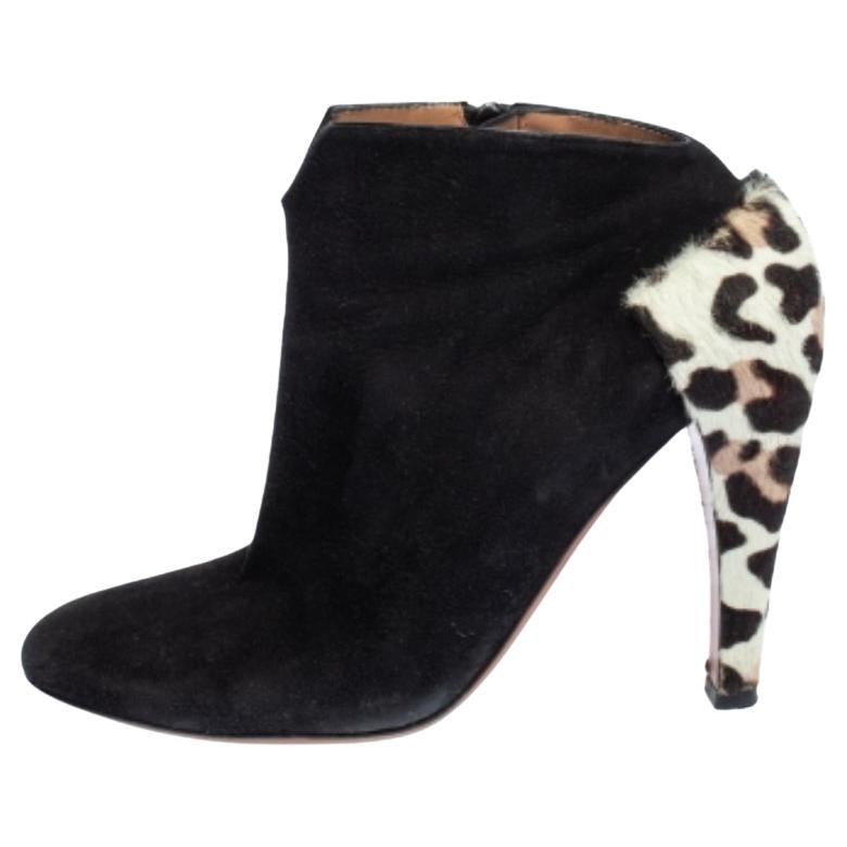 Alaia Black Suede And Leopard Print Calf Hair Booties Size 37 For Sale