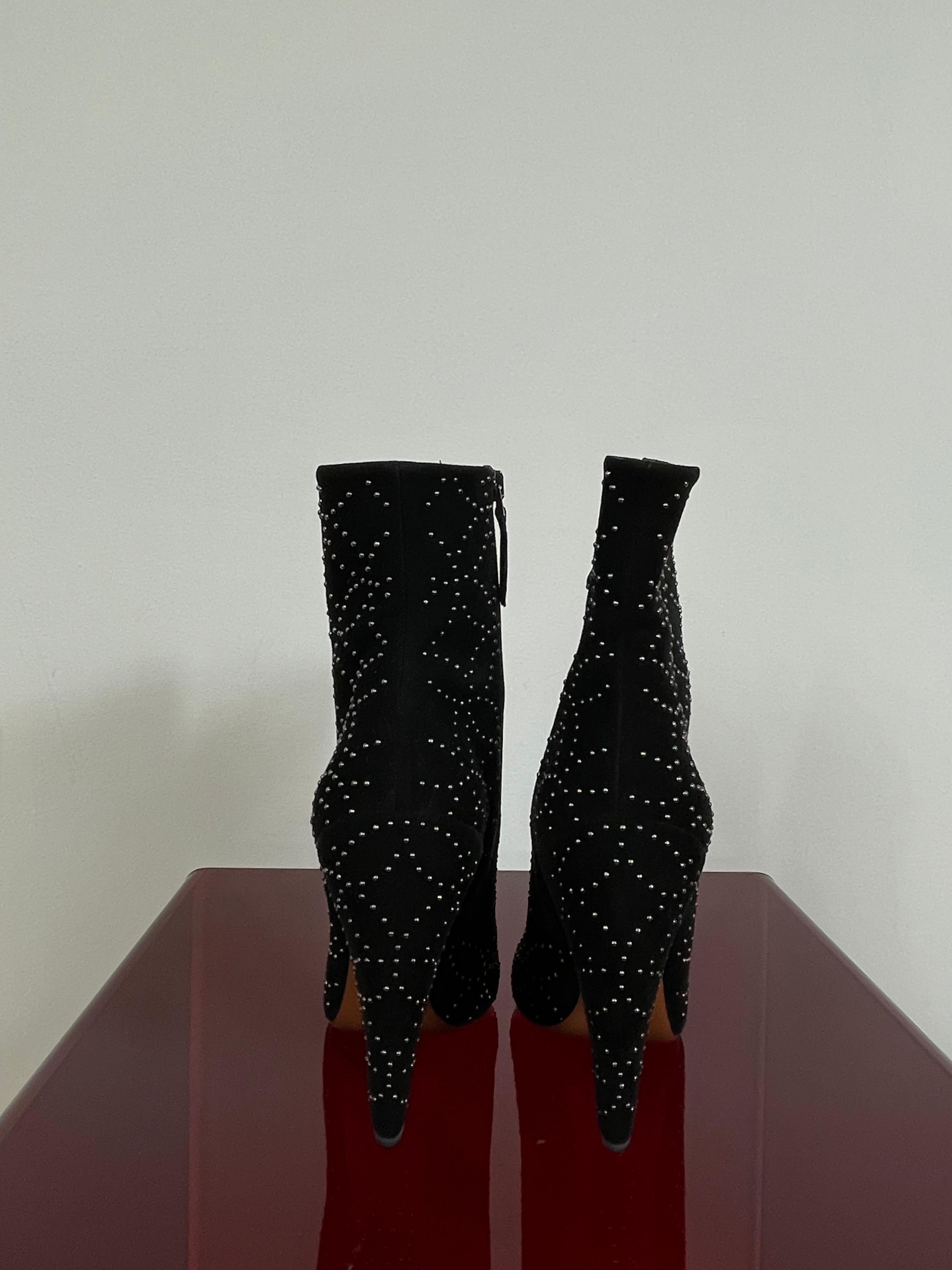 Alaia Stiefeletten aus schwarzem Wildleder im Zustand „Neu“ im Angebot in Carnate, IT