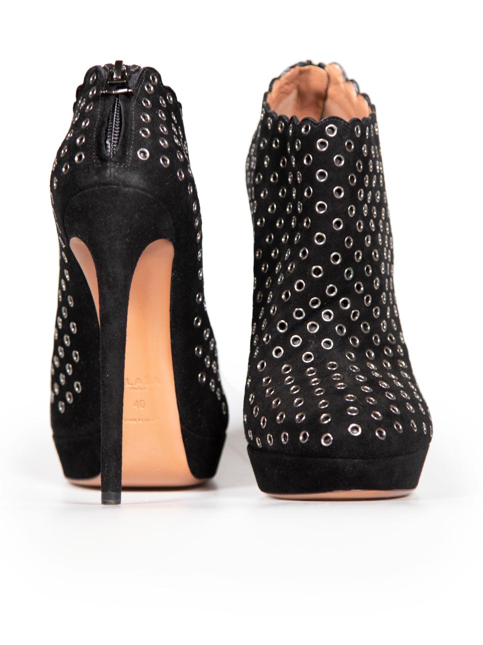Alaïa Black Suede Eyelet Scallop Edge Platform Boots Size IT 40 Neuf - En vente à London, GB