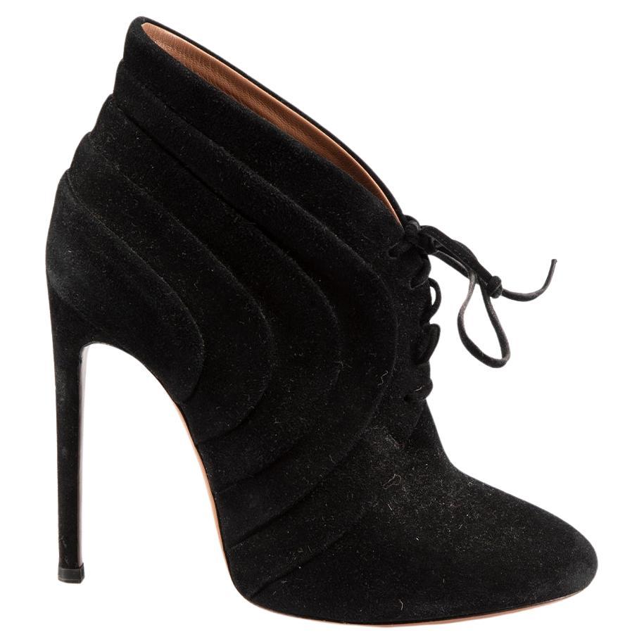 Alaïa Black Suede Lace Up Ankle Boots Size IT 37 For Sale