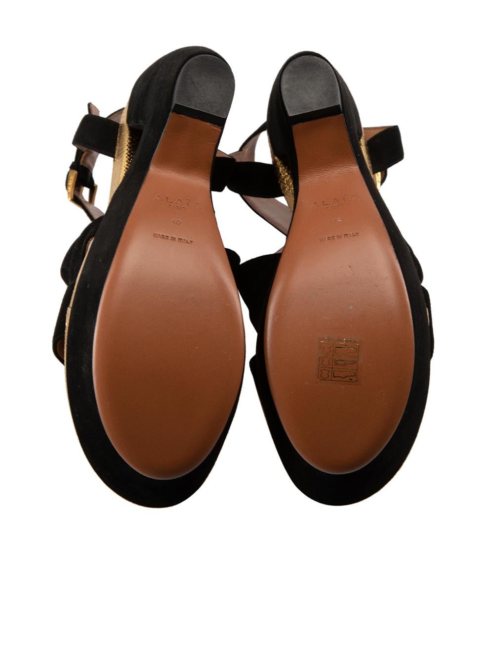 Alaïa - Chaussures compensées en daim noir avec découpe en lézard - Taille IT 40 Pour femmes en vente
