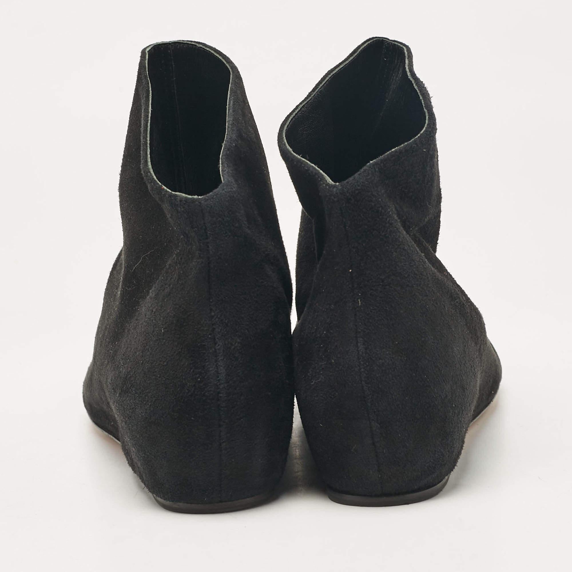 Alaia Black Suede Low Ankle Length Boots Size 35.5 Pour femmes en vente