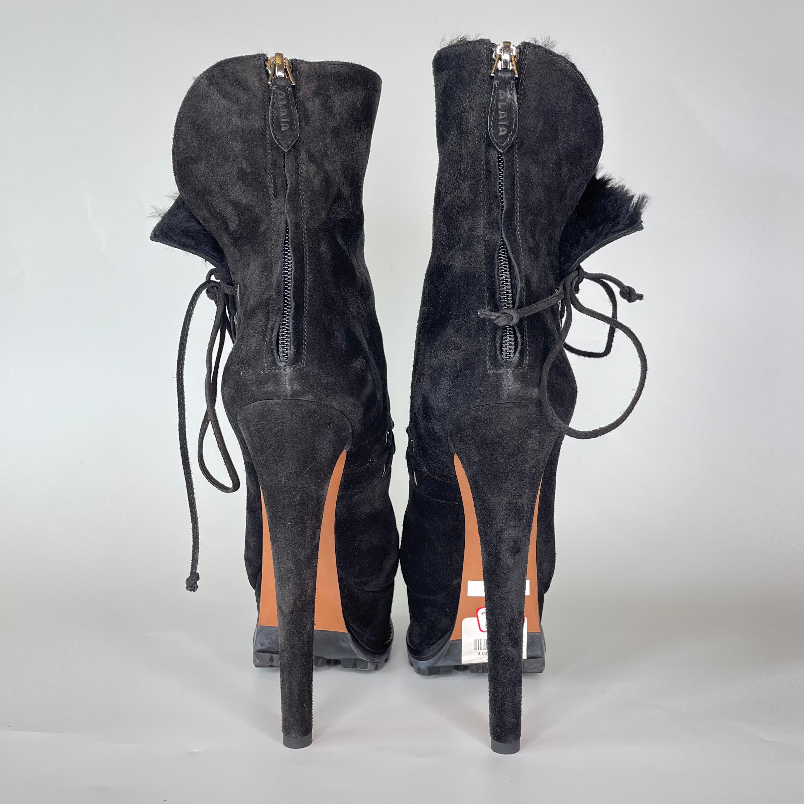 Alaia Stivali da trekking con piattaforma in camoscio nero (38.5 EU) Ariana Grande In condizioni Nuovo a Montreal, Quebec