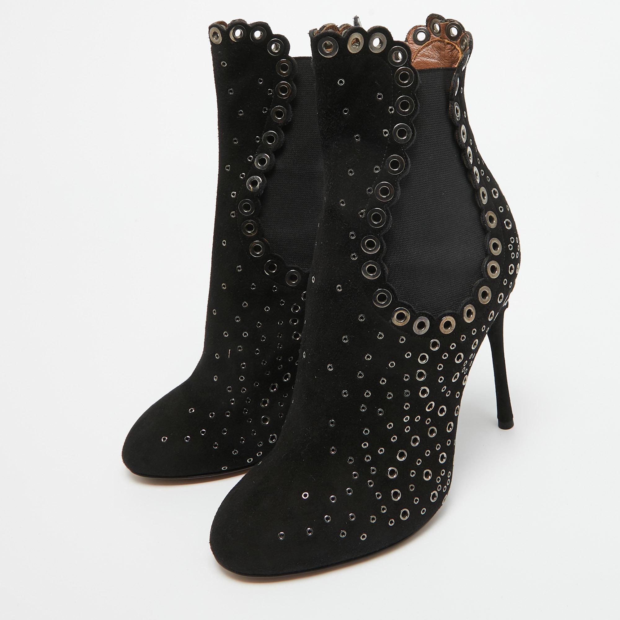 Women's Alaia Black Suede Studded Ankle Boots Size 38 For Sale