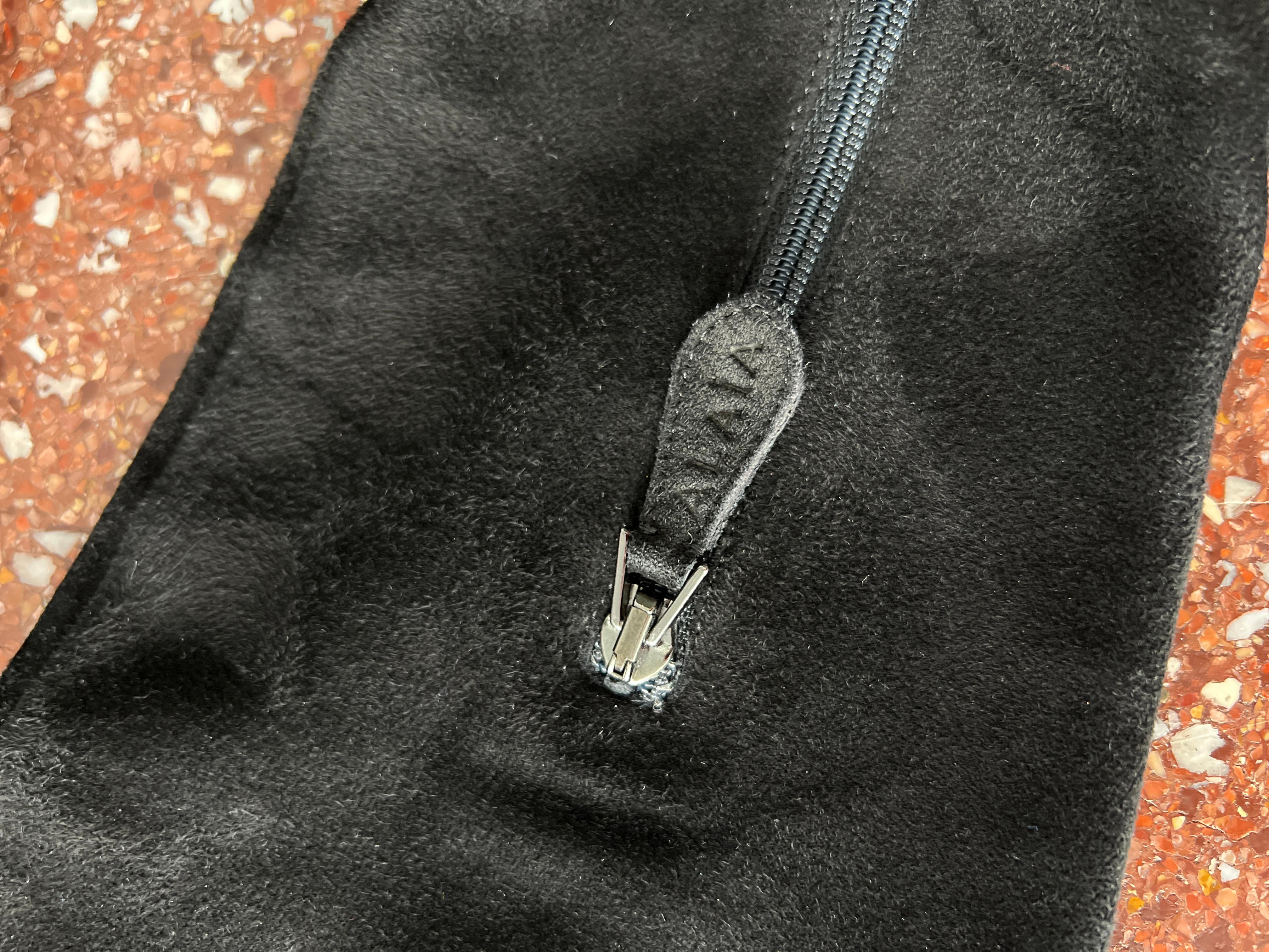 Alaia Botas de ante negras con plataforma hasta el muslo en venta 1