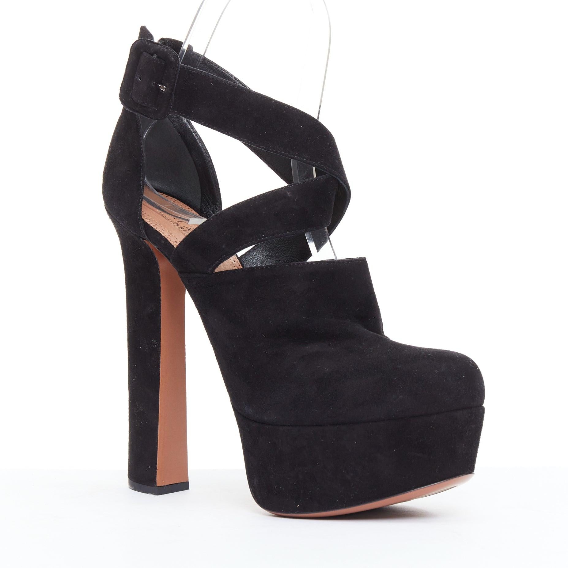 ALAIA en daim noir avec bride enveloppante, talons hauts à plateforme EU38
Référence : ECLO/A00125
Marque : Alaia
MATERIAL : Suède
Couleur : Noir
Motif : Solide
Fermeture : Boucle
Doublure : Cuir marron
Détails supplémentaires : Talons hauts de type