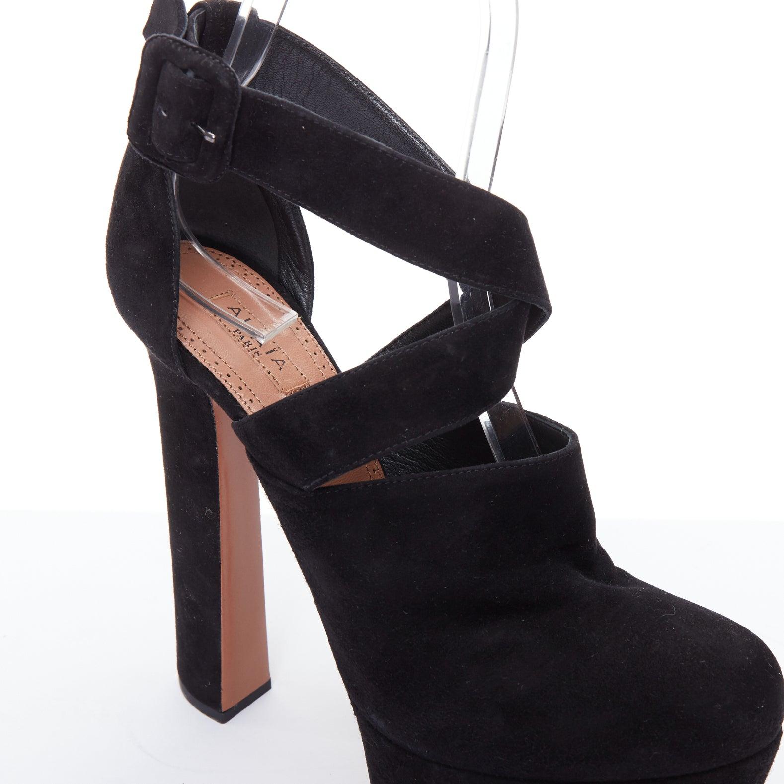 ALAIA en daim noir avec bride enveloppante, talons hauts à plateforme EU38 en vente 2