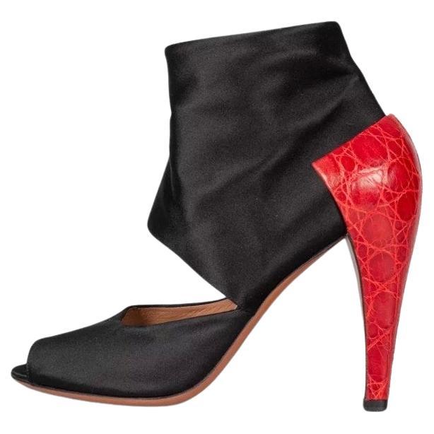 Alaïa - Tacchi a punta in tessuto nero - Taglia 40