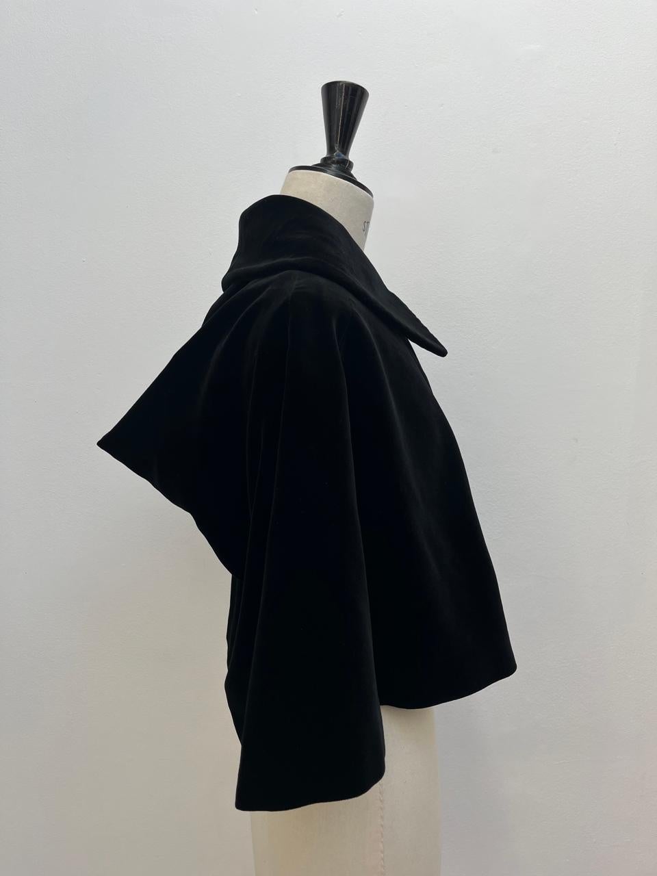 Women's Alaïa black velvet cape A/W 1988 For Sale