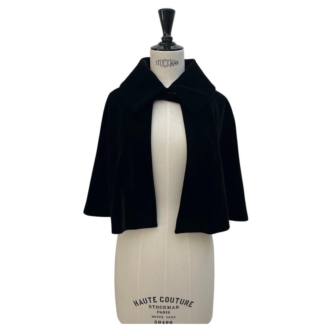 Alaïa black velvet cape A/W 1988 For Sale