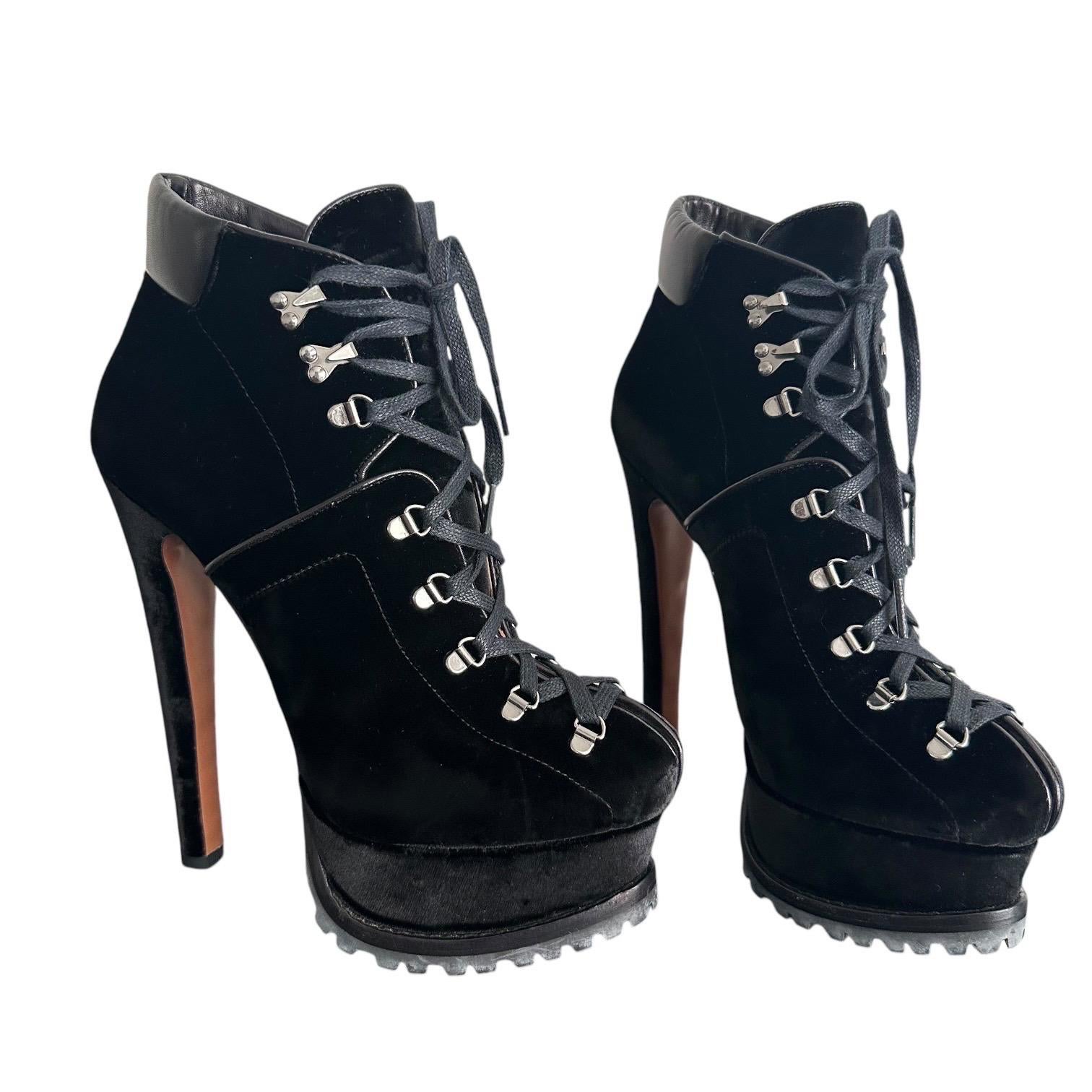NOUVELLES bottes de randonnée à semelle compensée en velours noir Azzedine Alaïa, taille 38 (EU), portées par JLo et Beyoncé