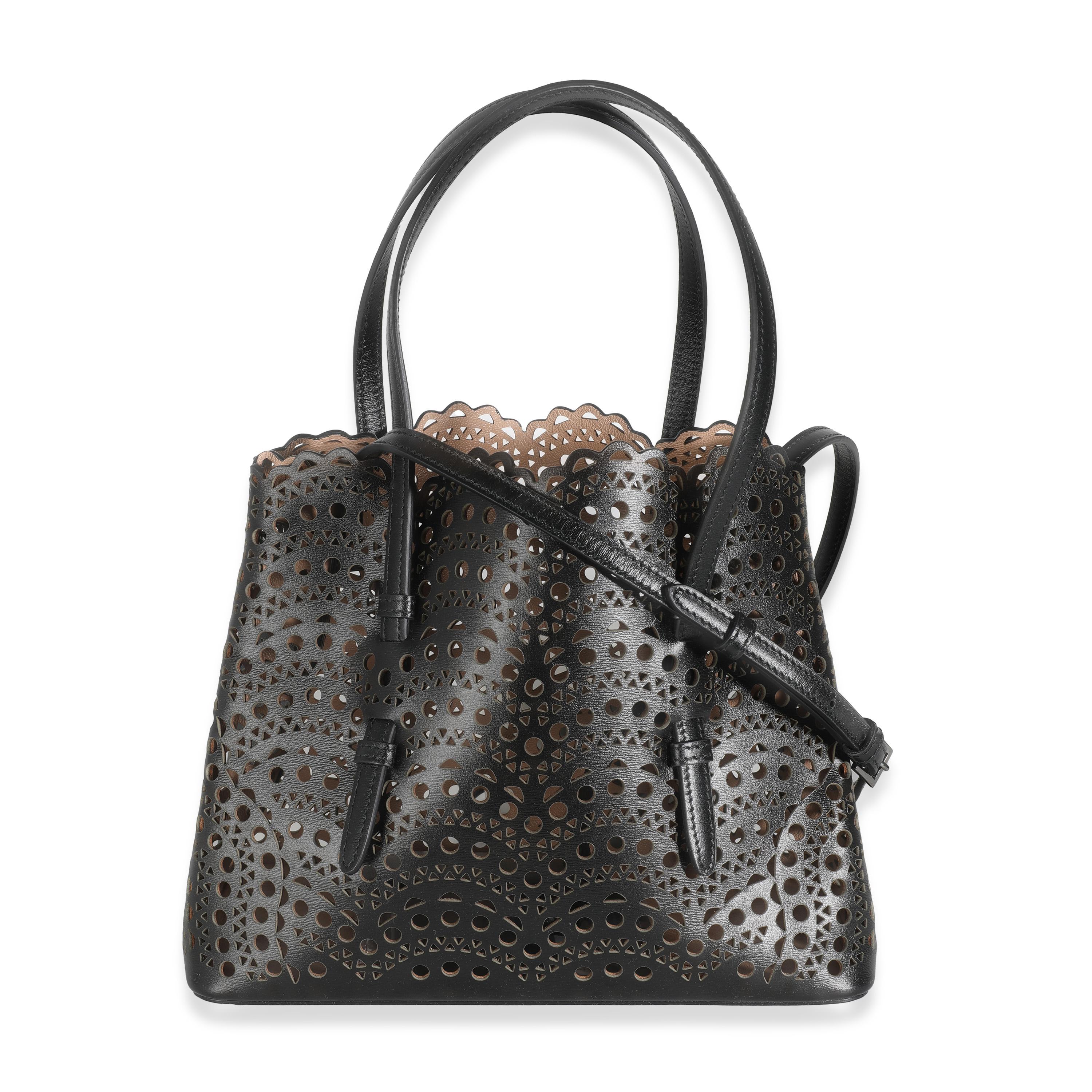 Titre de la liste : Alaia Noir Vienne Wave Cuir Mina 25
SKU : 143574
MSRP : 2450.00 USD
Condit : Usagé 
État du sac à main : Etat impeccable
Commentaires sur l'état : L'article ne présente aucun signe d'usure.  Vente finale.
Marque : Alaia
Modèle :