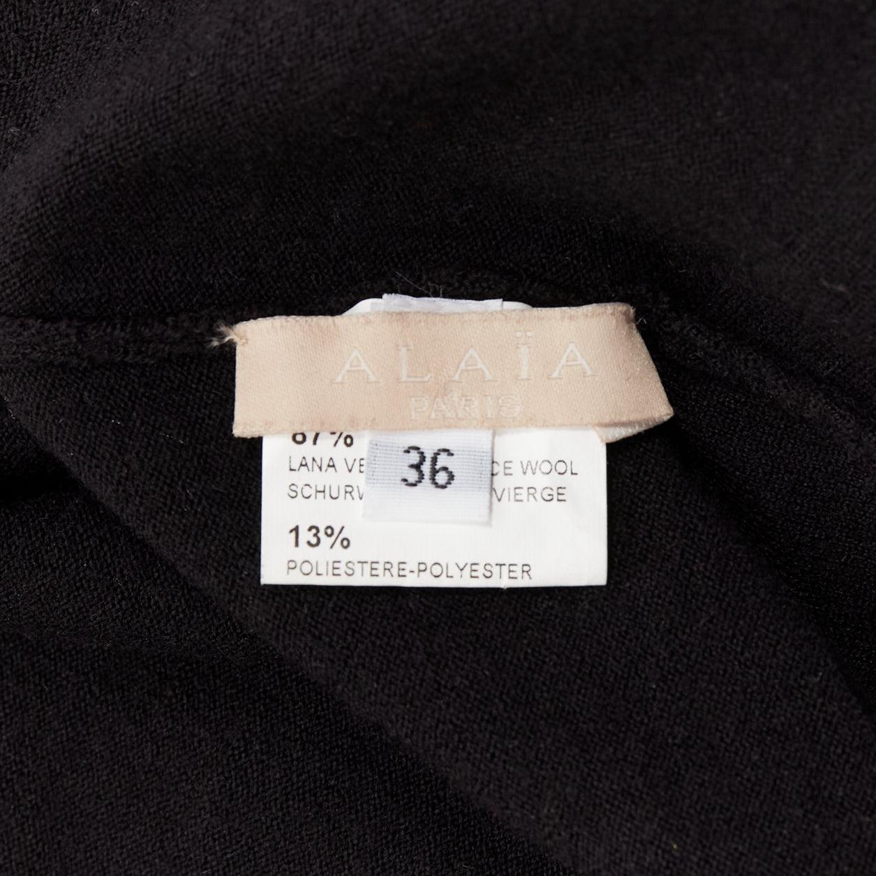 ALAIA - Cardigan cropped à manches longues en laine vierge mélangée noire, boutonnée sur le devant FR36 XS en vente 5