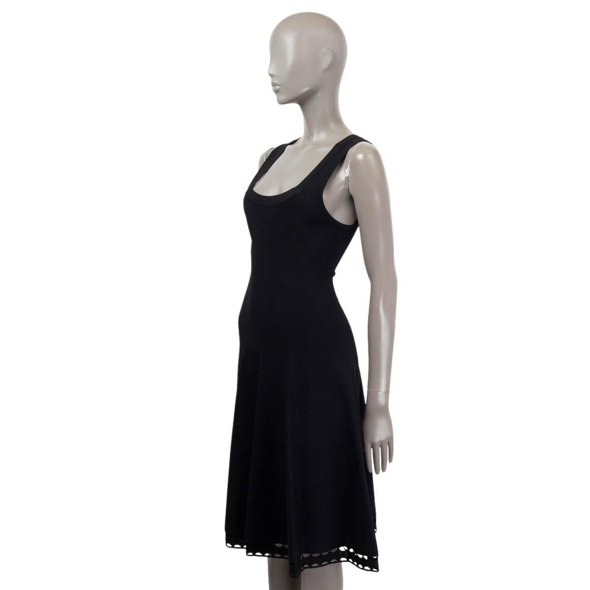 ALAIA black viscose PERFORATED HEM SLEEVELESS KNIT Dress 38 S In Excellent Condition For Sale In Zürich, CH