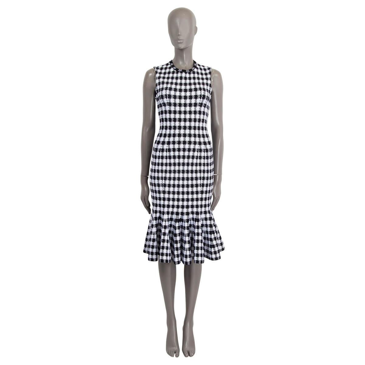 ALAIA HOUNDSTOOTH MERMAID MINI Kleid aus schwarzem und weißem Viskose 36 XS im Angebot