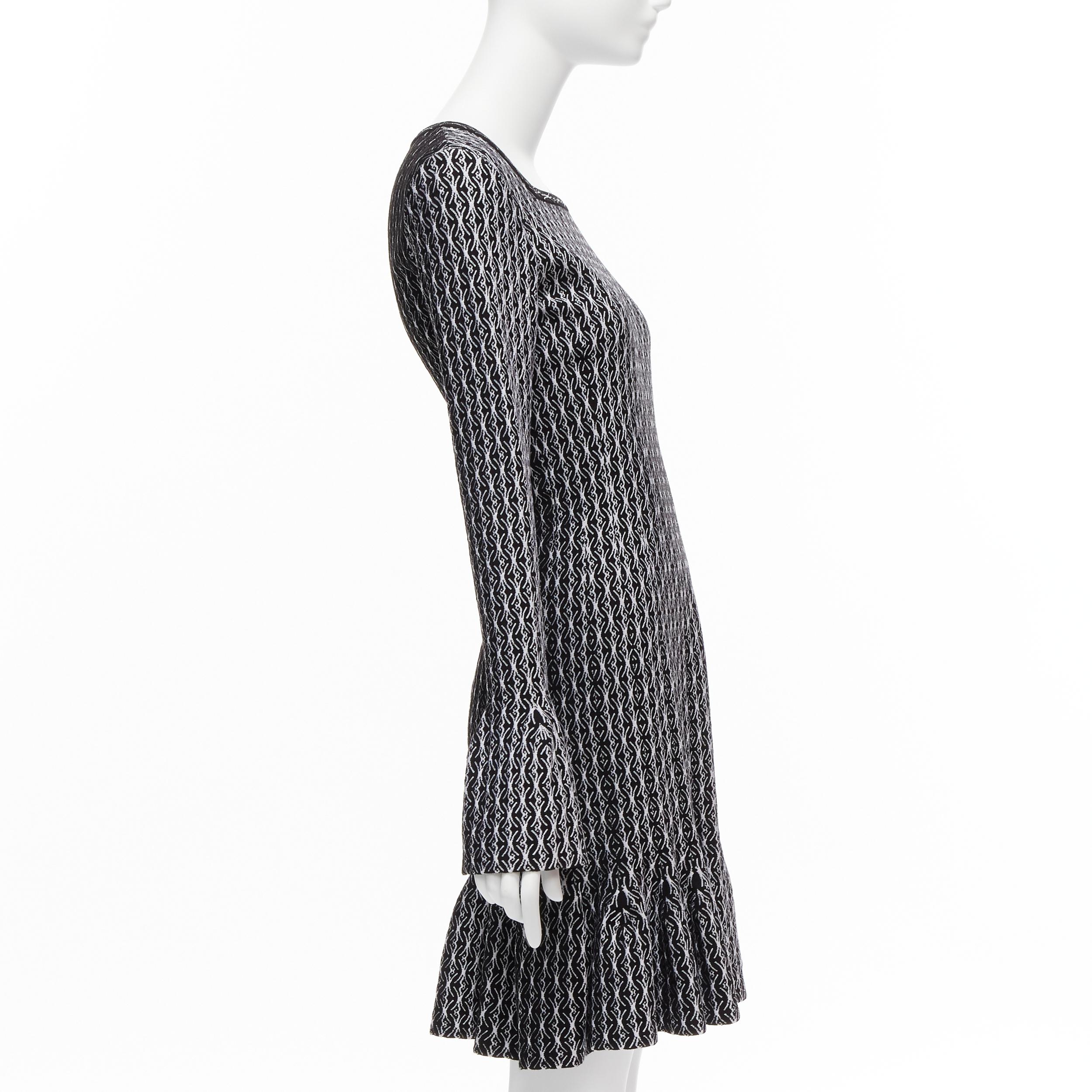 ALAIA negro blanco lana jacquard cuello cuadrado dobladillo acampanado vestido de cóctel FR38 M en Excelente estado para la venta en Hong Kong, NT