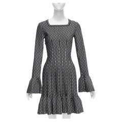 ALAIA - Robe de cocktail en jacquard de laine blanc et noir à encolure carrée et ourlet évasé FR38 M