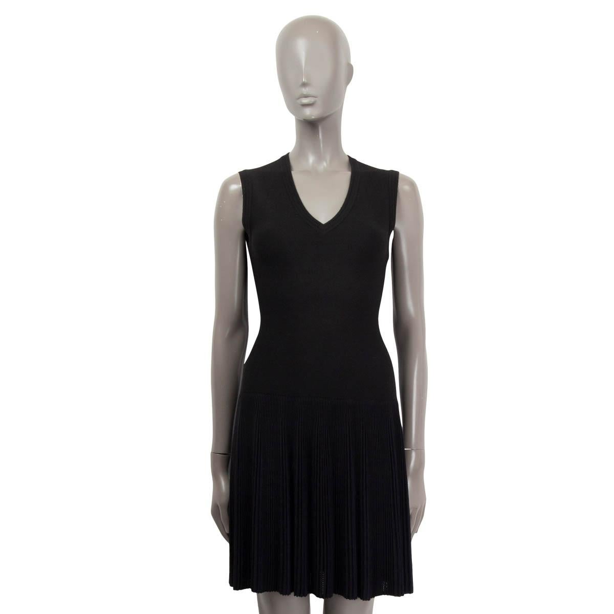 Black ALAIA black wool blend SLEEVELESS PLEATED KNIT Dress 36 XS For Sale