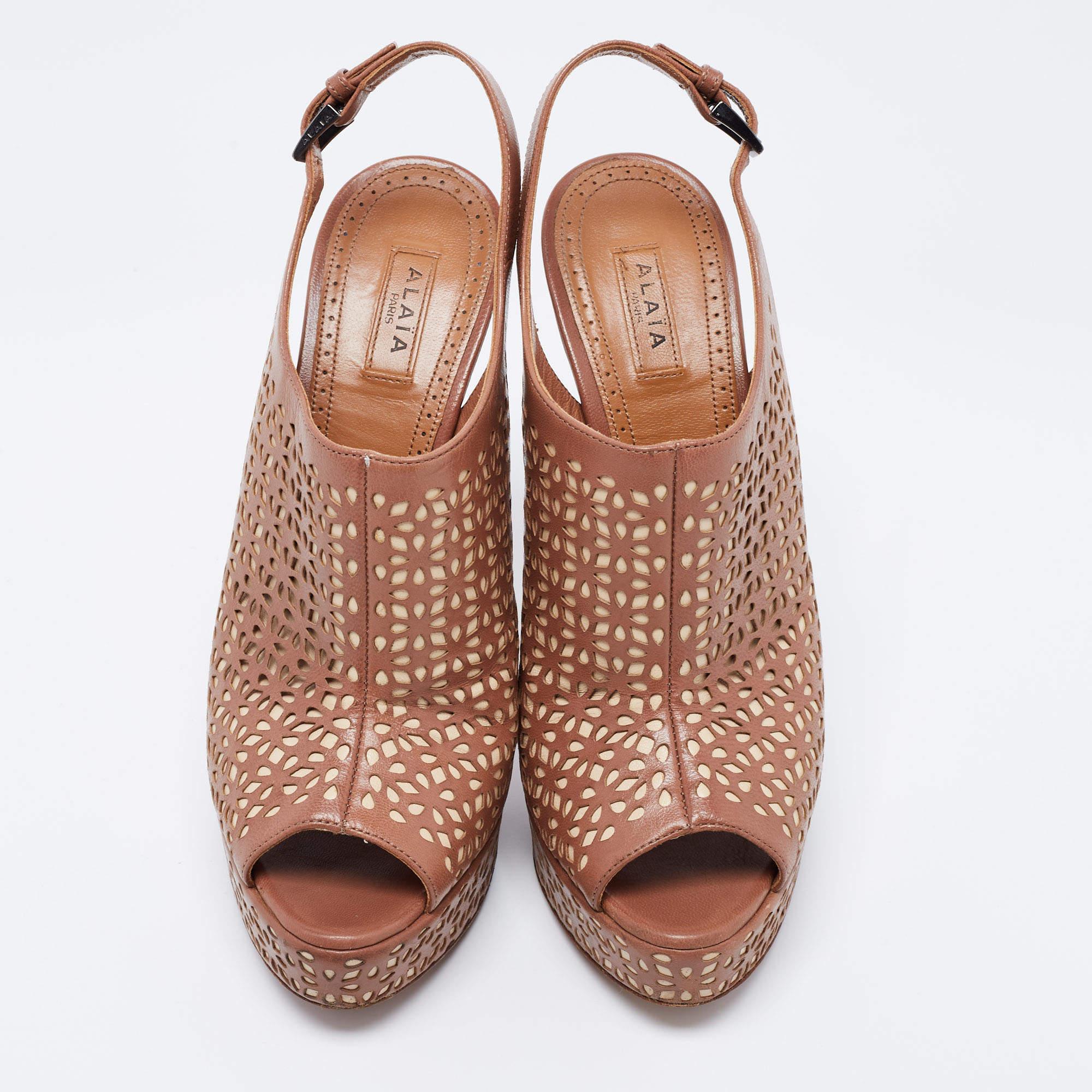 Alaia Brown/Beige Leather Peep Toe  Ankle Strap Sandals Size  36.5 In Good Condition In Dubai, Al Qouz 2
