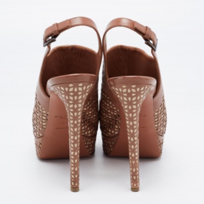 Alaia Piel Marrón/Beige Peep Toe  Tamaño de las sandalias con correa de tobillo  36.5 en venta 1
