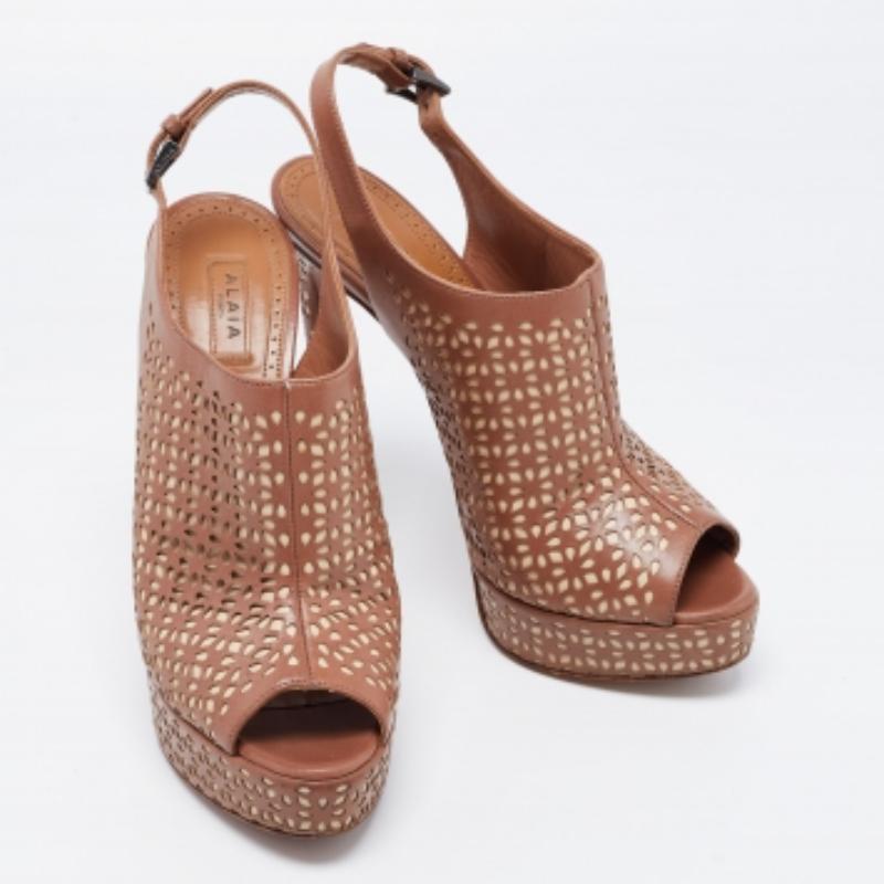 Alaia Piel Marrón/Beige Peep Toe  Tamaño de las sandalias con correa de tobillo  36.5 en venta 3