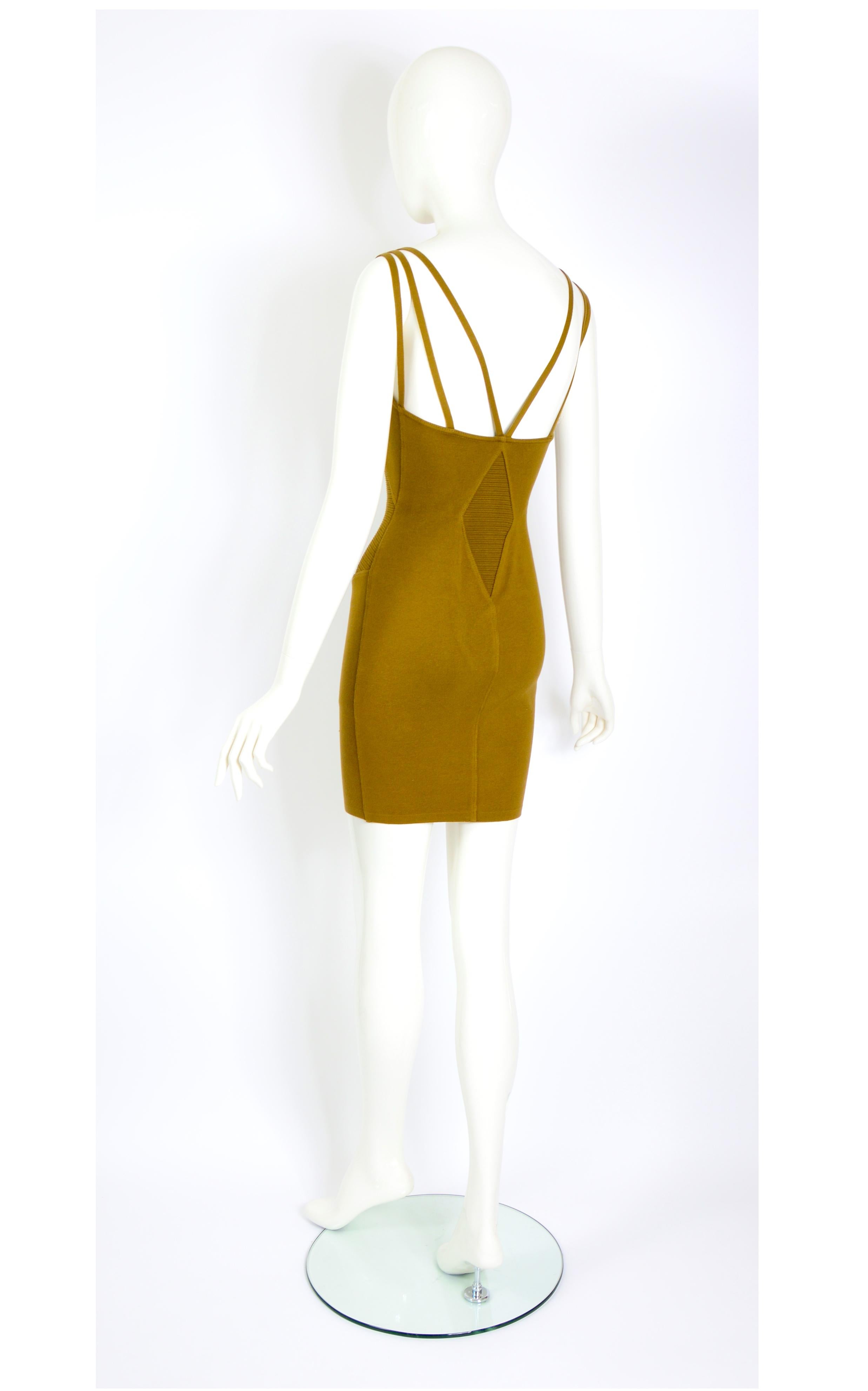 Alaïa by Azzedine Alaïa spring 1990 runway collection textured bodycon dress In Excellent Condition For Sale In Antwerp, BE