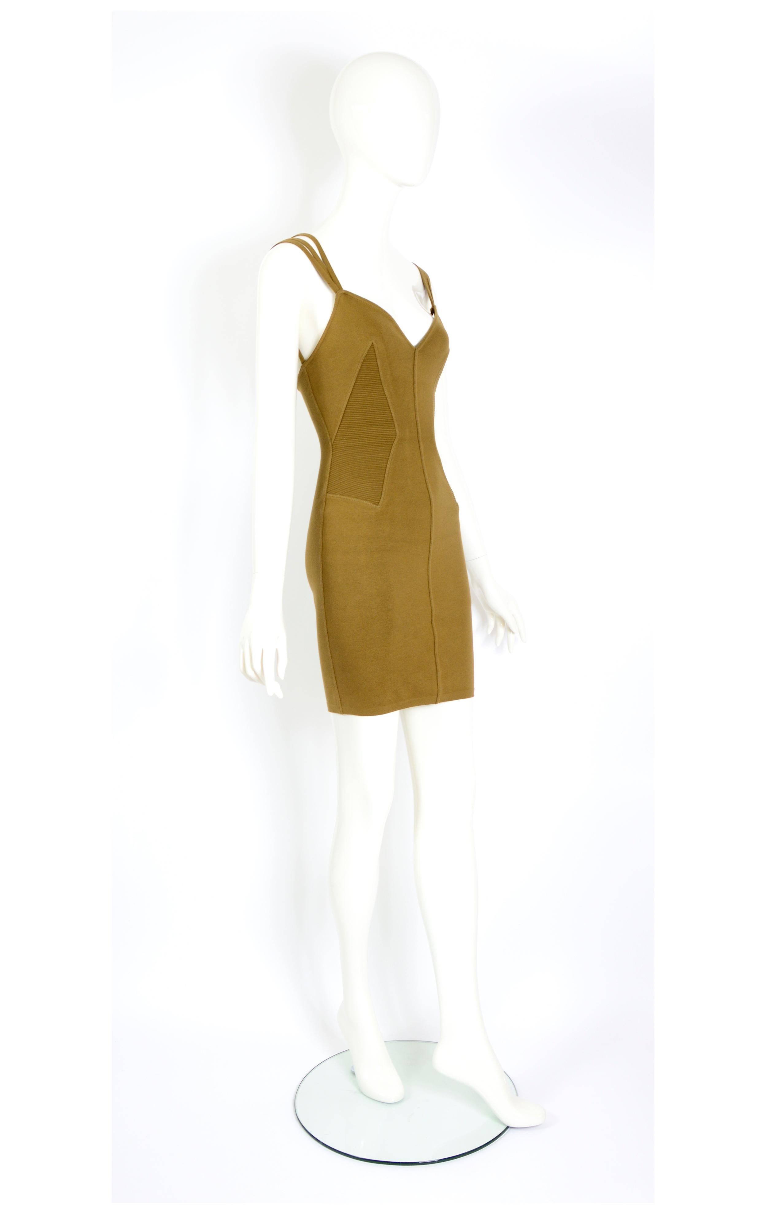 Alaïa by Azzedine Alaïa Frühjahr 1990 Laufstegkollektion strukturiertes Bodycon-Kleid im Angebot 4