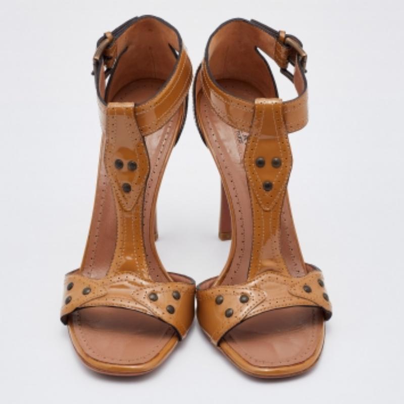 Alaia Sandalias con tira en T de charol caramelo talla 37 en venta 3