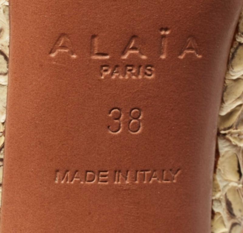 Alaia Cream Python and Mesh Zipper Booties Size 38 For Sale 3