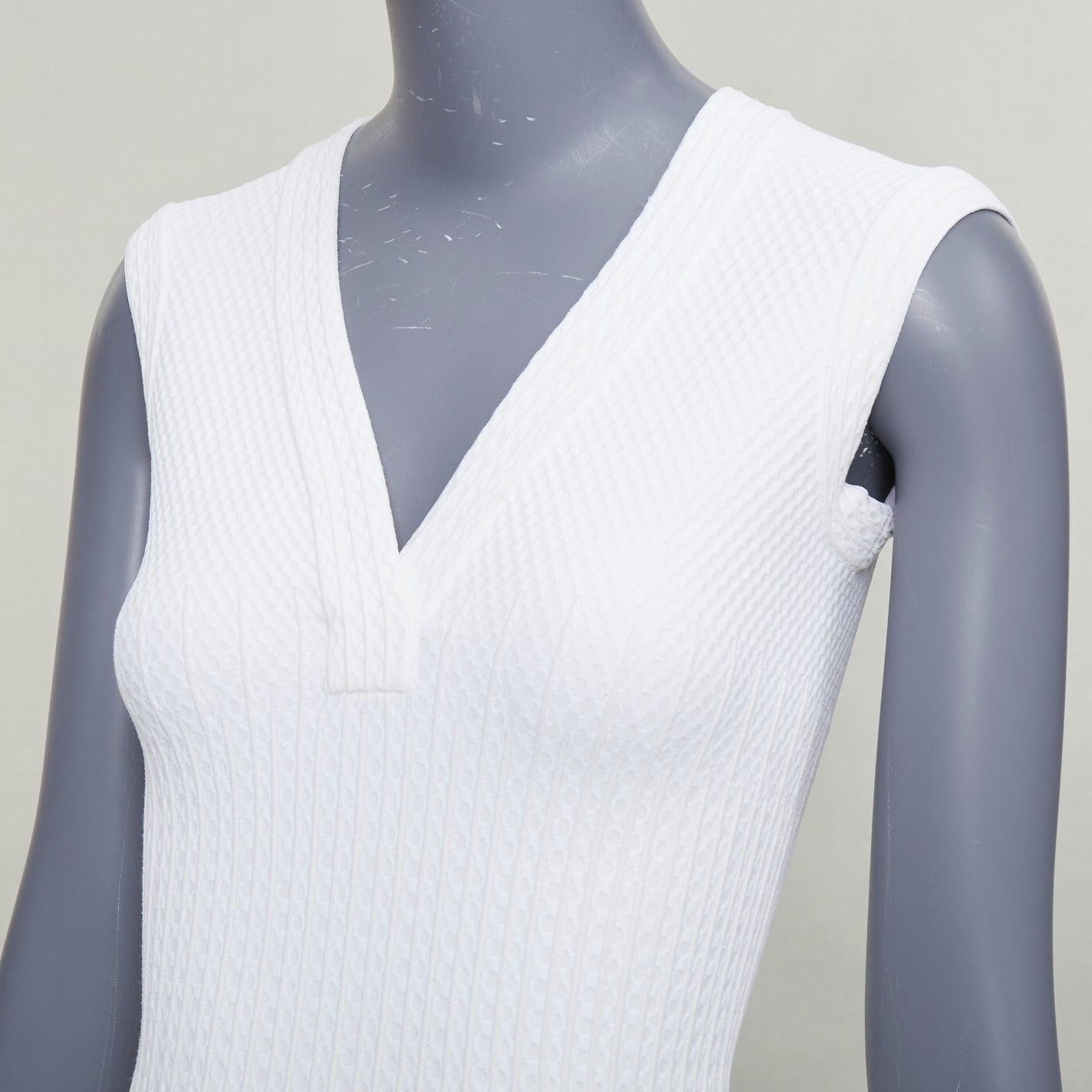 ALAIA crème en maille viscose Robe évasée sans manches à encolure en V FR36 S en vente 2