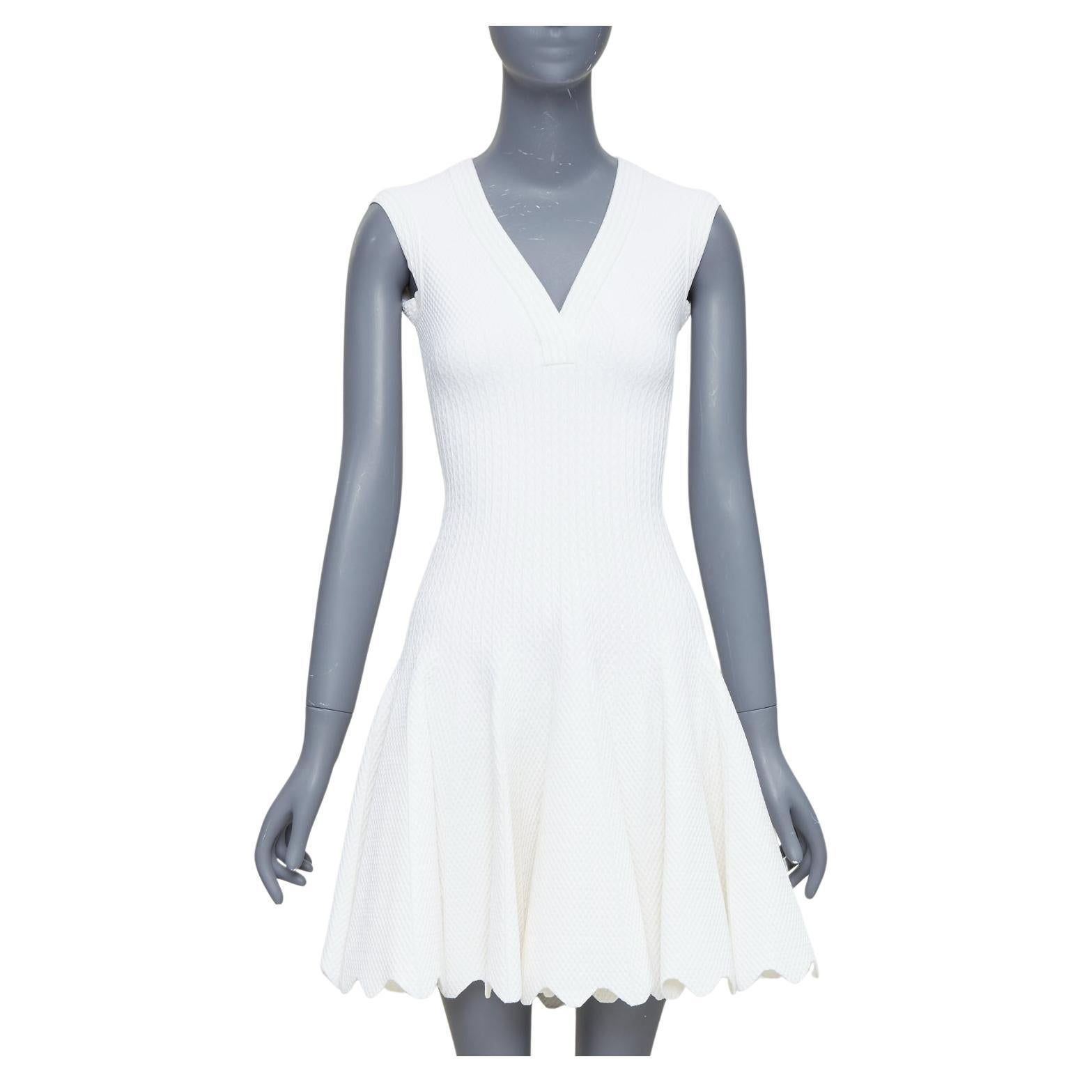 ALAIA crème en maille viscose Robe évasée sans manches à encolure en V FR36 S