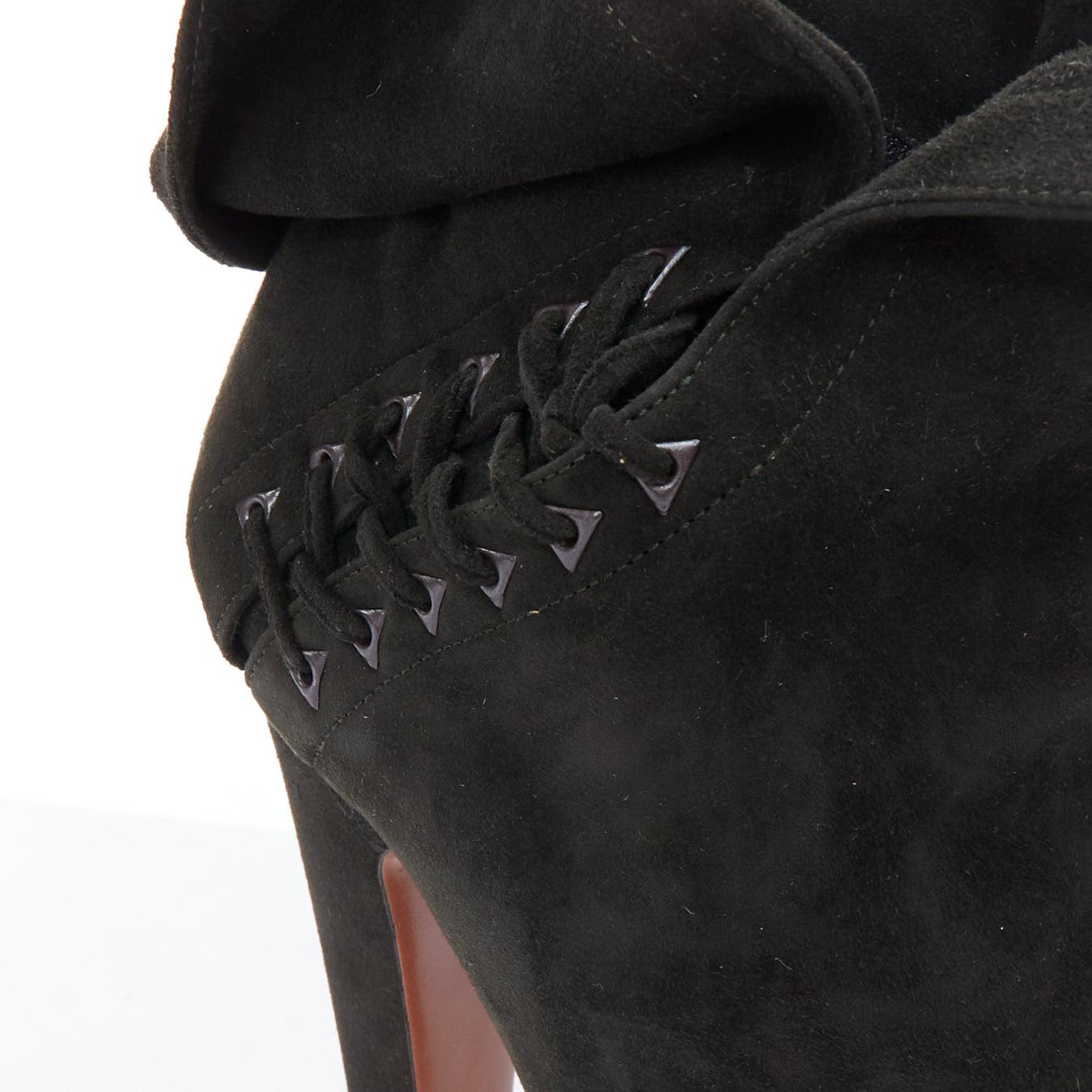 ALAIA - Bottines à talon conique en daim vert foncé à lacets latéraux EU38 en vente 3