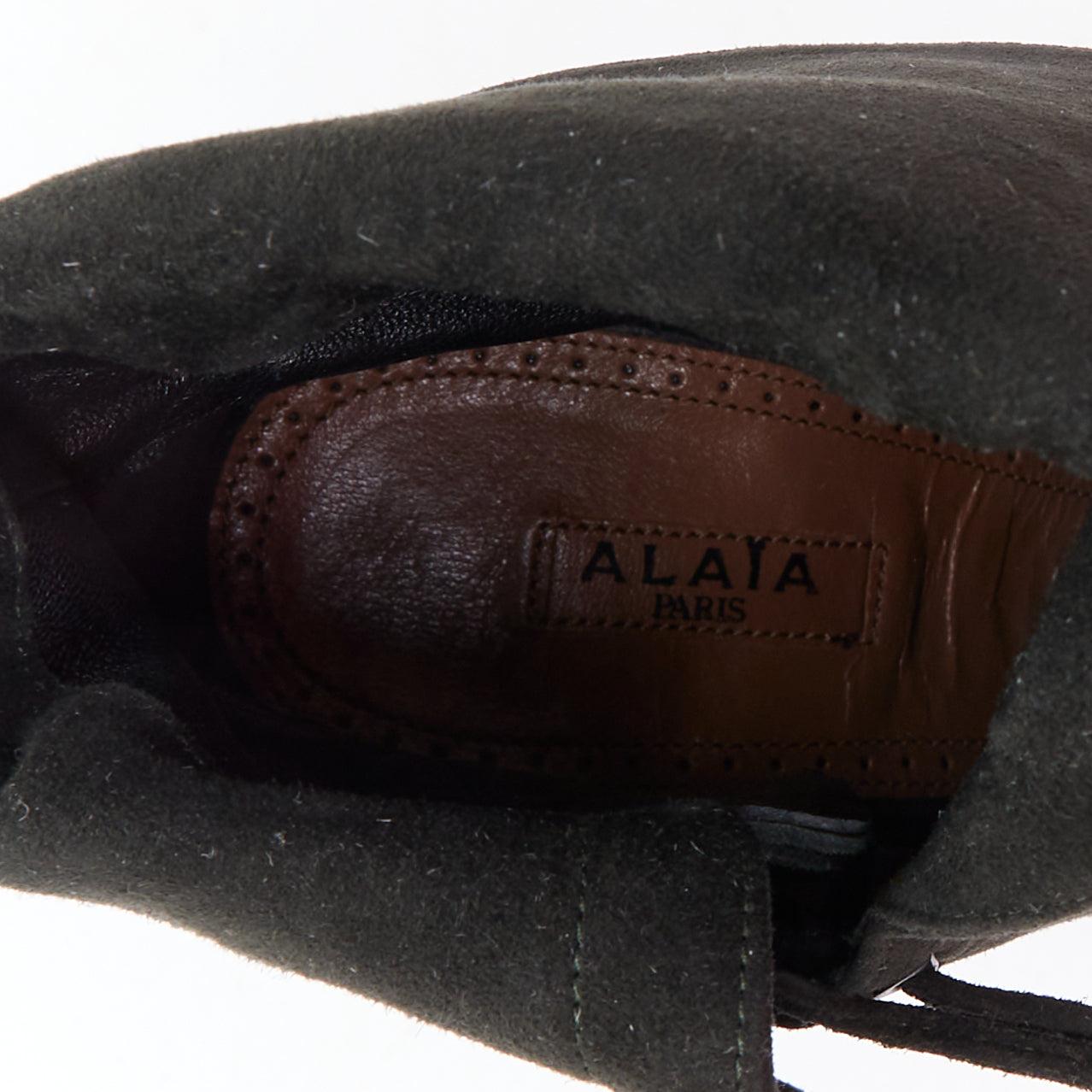 ALAIA - Bottines à talon conique en daim vert foncé à lacets latéraux EU38 en vente 4