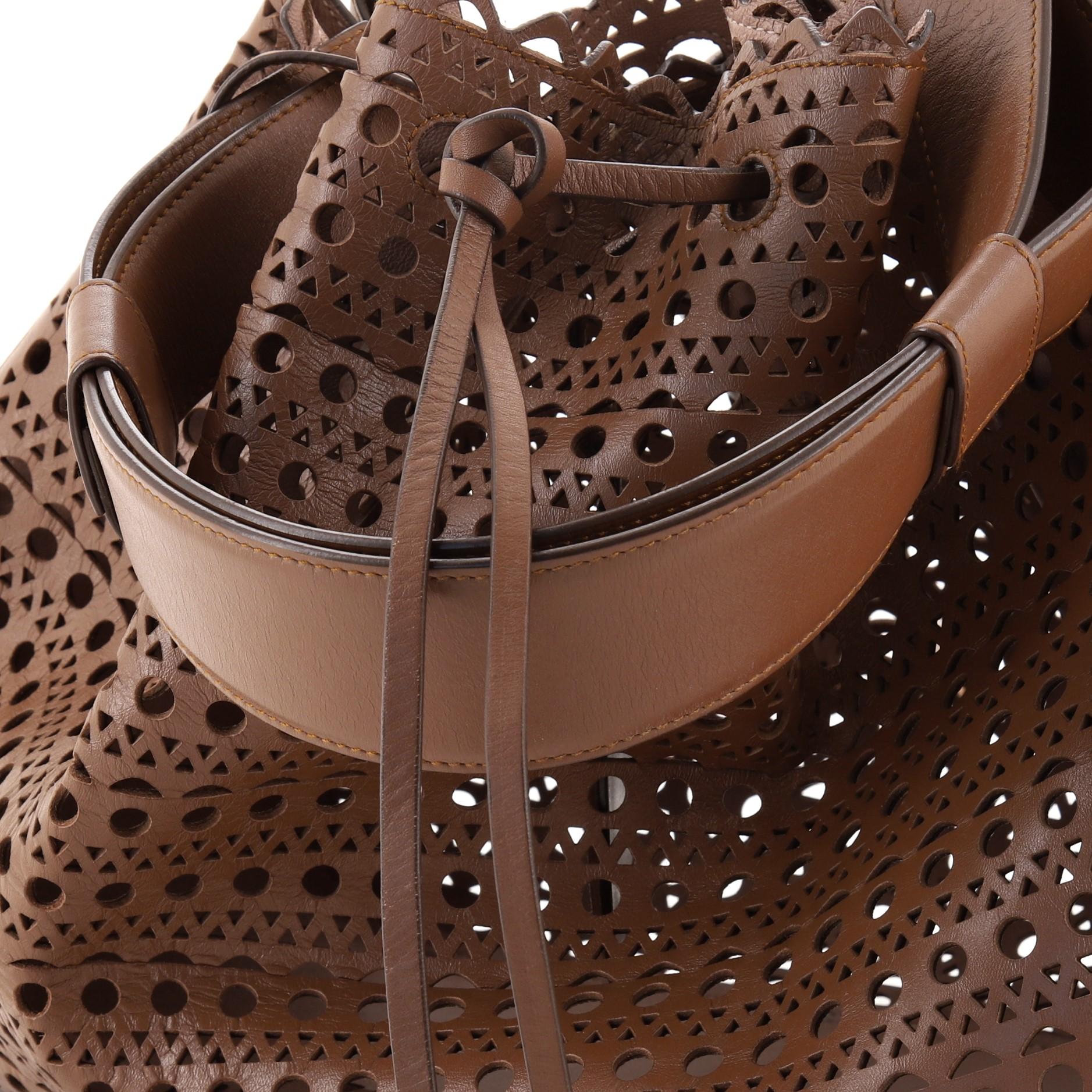 Bolso bandolera Alaia con cordón Piel perforada Mediano 3