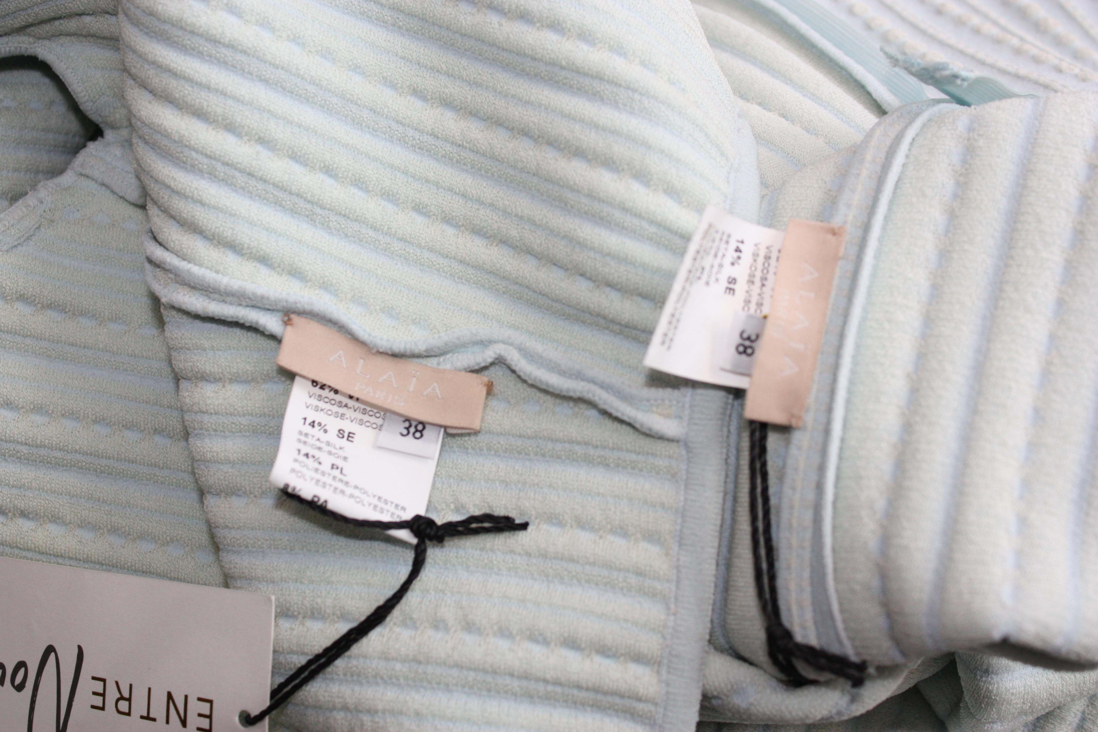 Alaia Babyblaues Ensemble Kleid und Crop Jacke Größe 38 im Zustand „Gut“ im Angebot in Thousand Oaks, CA