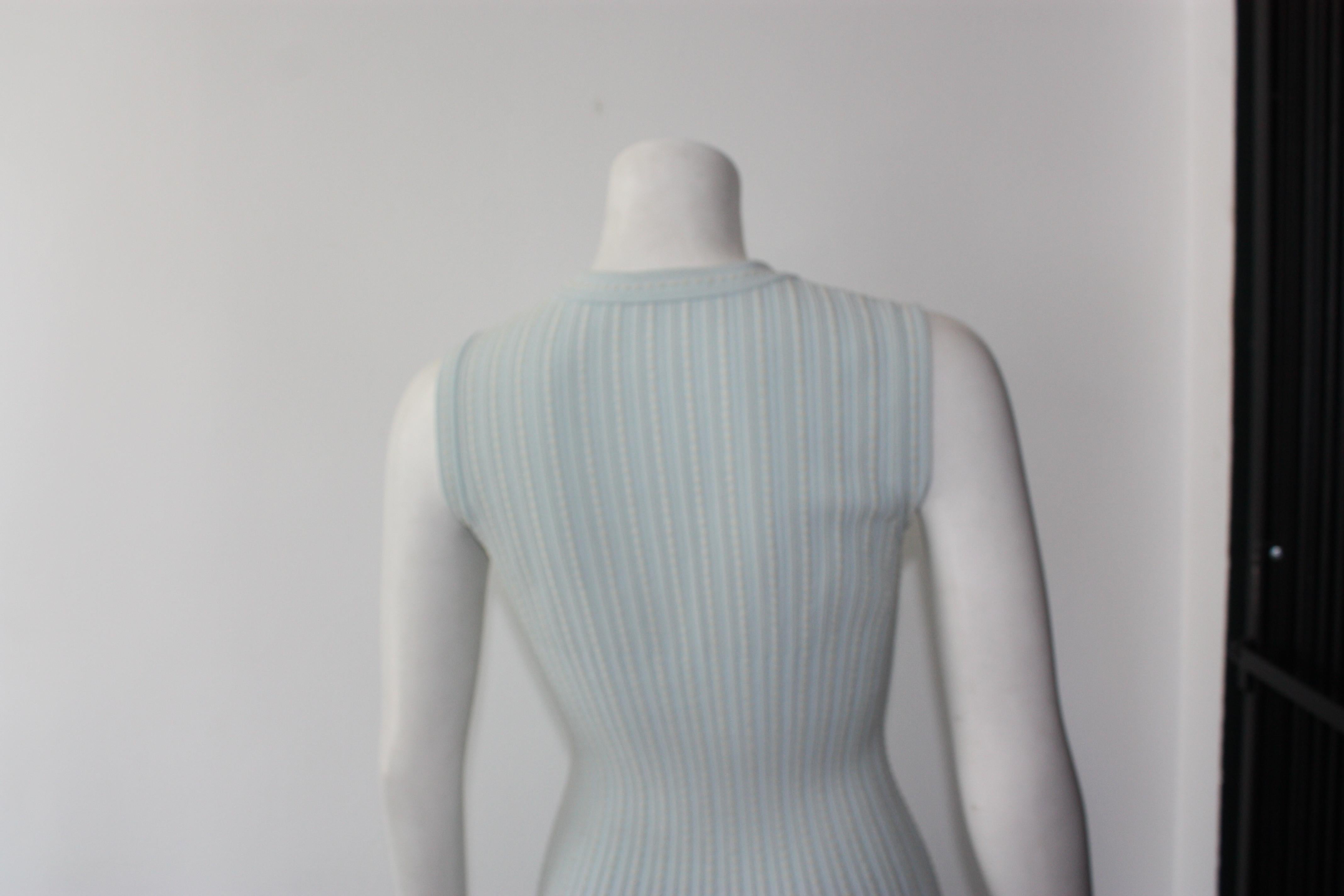 Alaïa - Ensemble robe et veste courte bleu pâle, taille 38 en vente 3