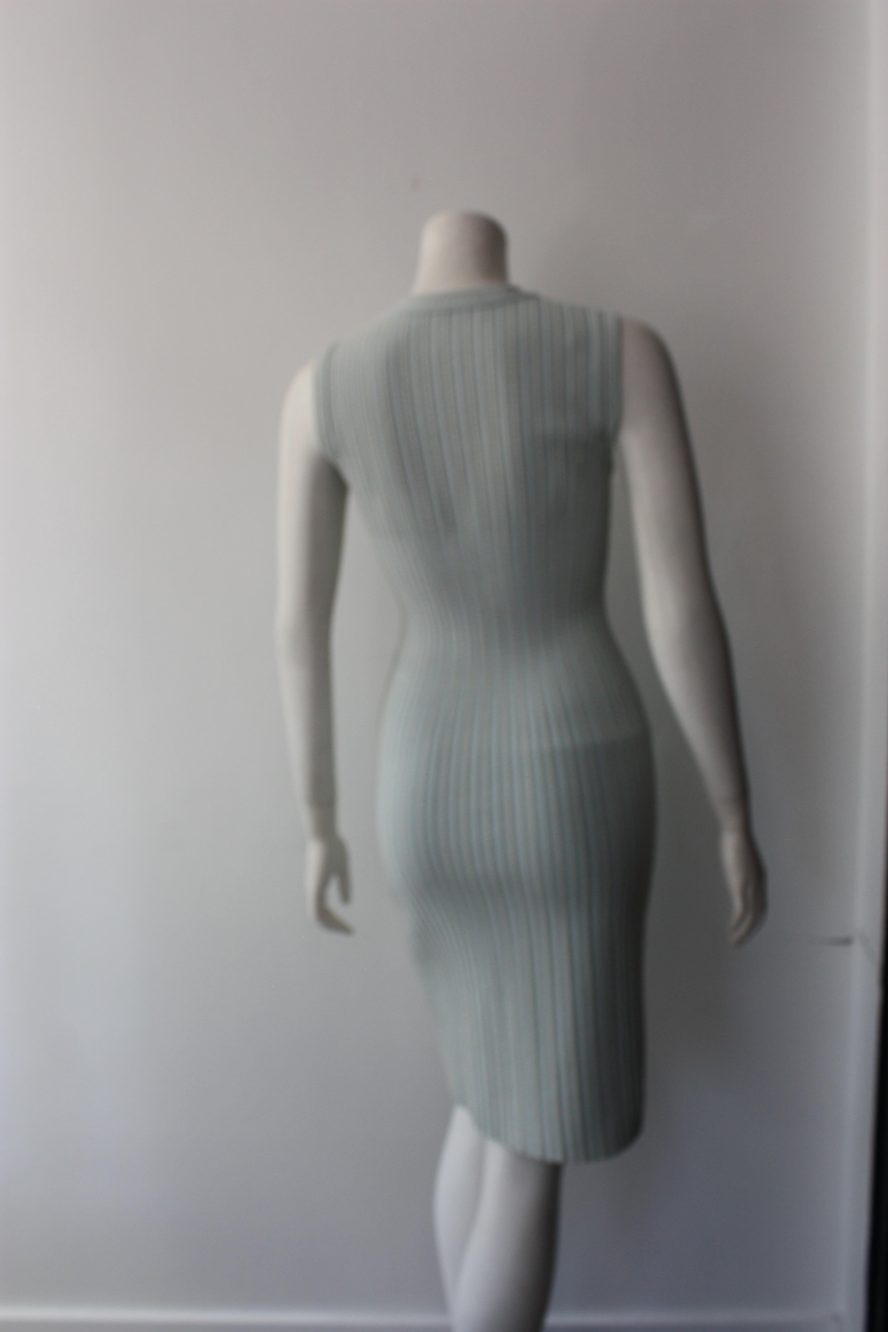 Alaïa - Ensemble robe et veste courte bleu pâle, taille 38 en vente 4
