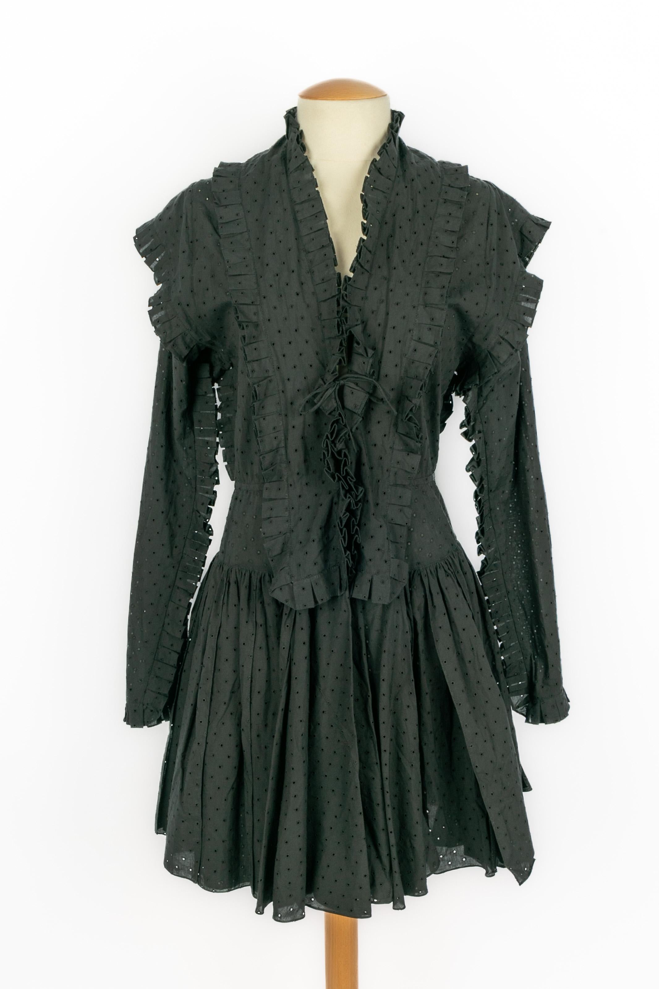 ALAÏA - (Made in Italy) Durchbrochenes, mit Volants verziertes Baumwollkleid. Größe 40IT angegeben. 2015 Frühjahr-Sommer Collection'S.

Bedingung:
Sehr guter Zustand

Abmessungen:
Schulterbreite: 40 cm - Brustumfang: 41 cm - Ärmellänge: 65 cm -
