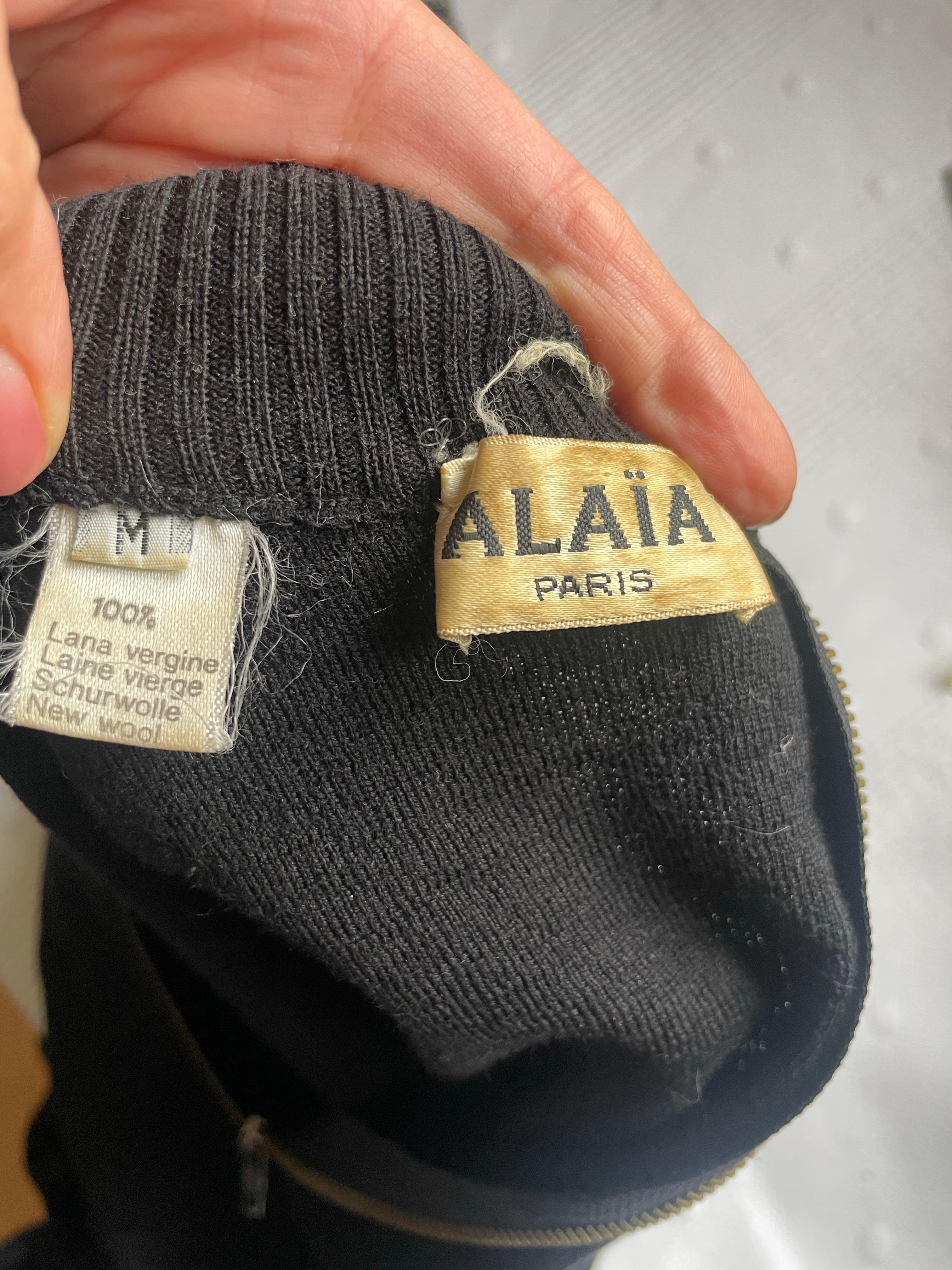 ALAIA Magnifique robe moulante. Modèle Vintage. Très rare et recherché. Très bon état. Taille M. Taille M.