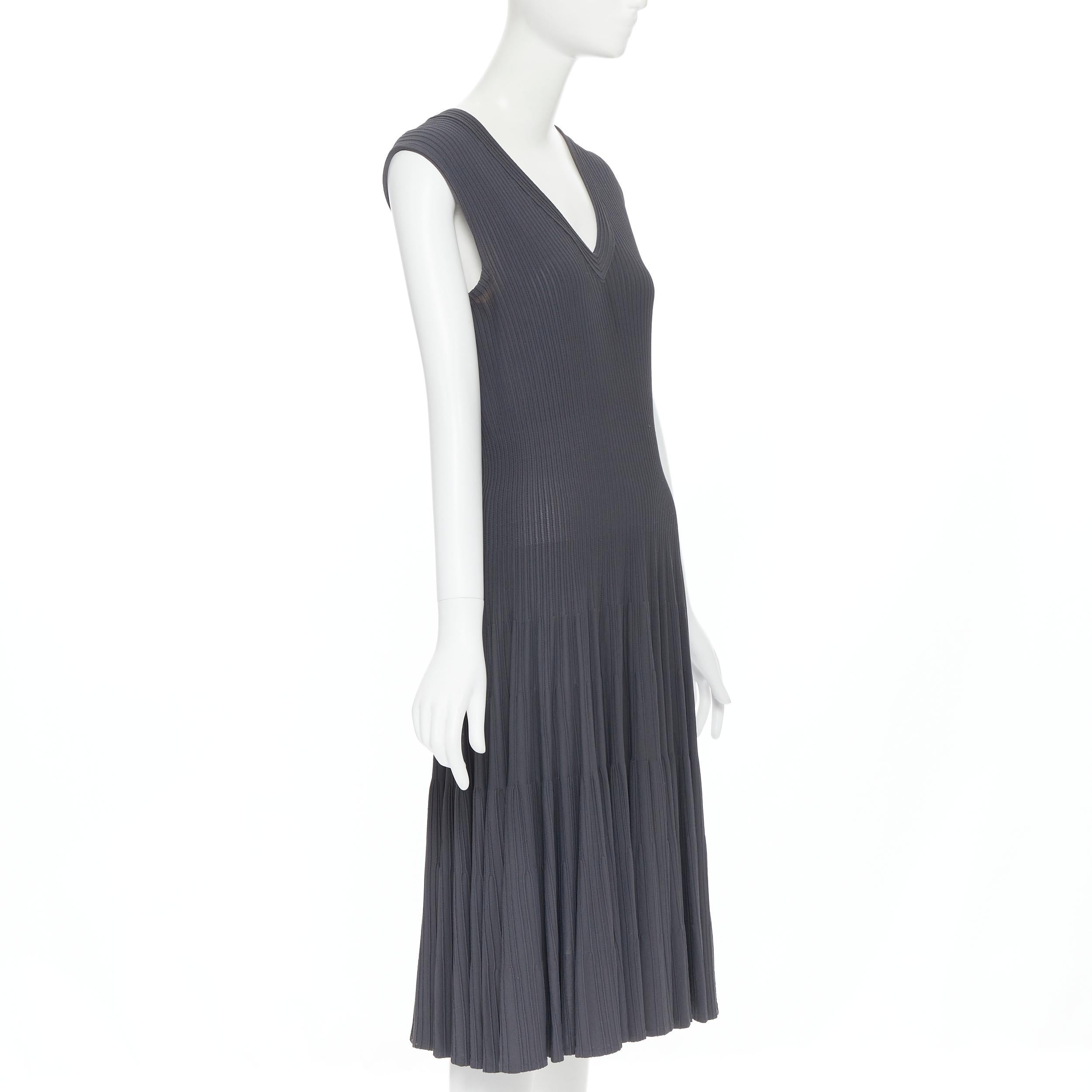 ALAIA dust grey ribbed V-neck sleeveless fit flared cocktail dress M In Good Condition In Hong Kong, NT